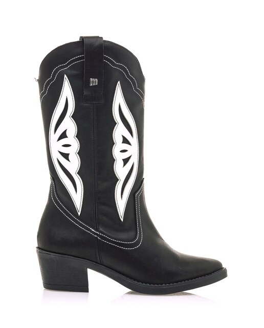 Imagem 0 de Botas em Pele em Preto com Tacão