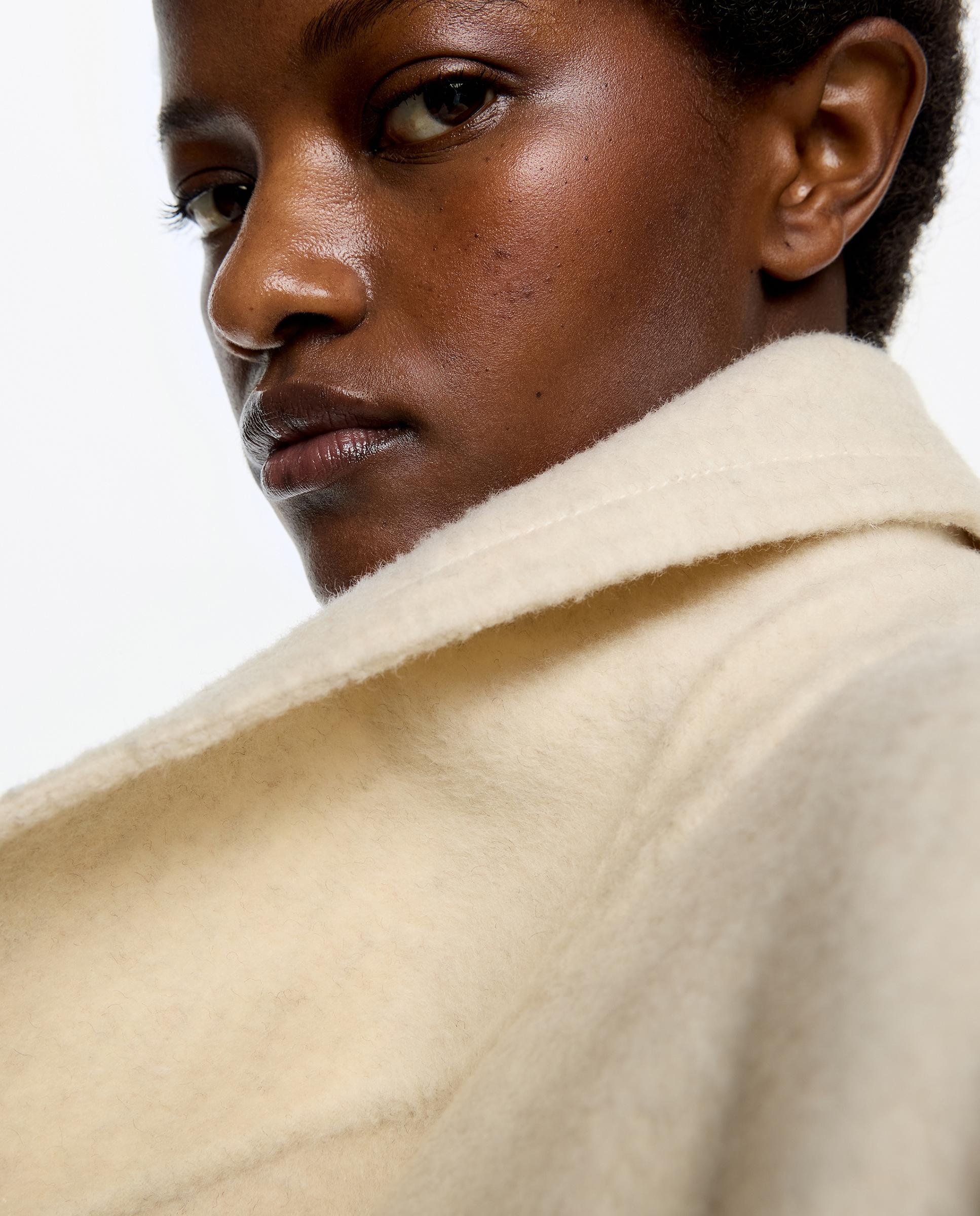 Sobretudo de Pano com Maxi Lapelas Dupla Face Marfim-6