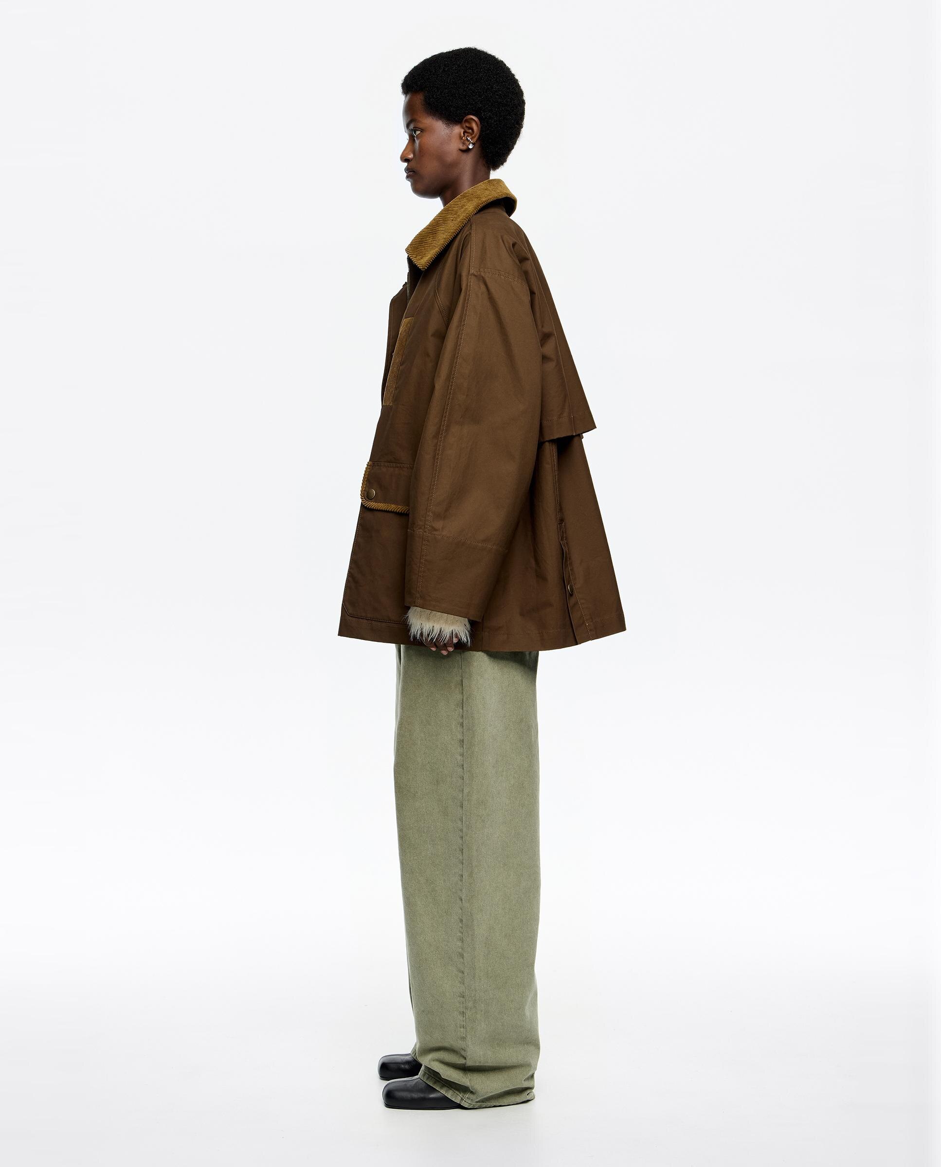 Gabardina Curta com Contrastes de Bombazina Verde-2