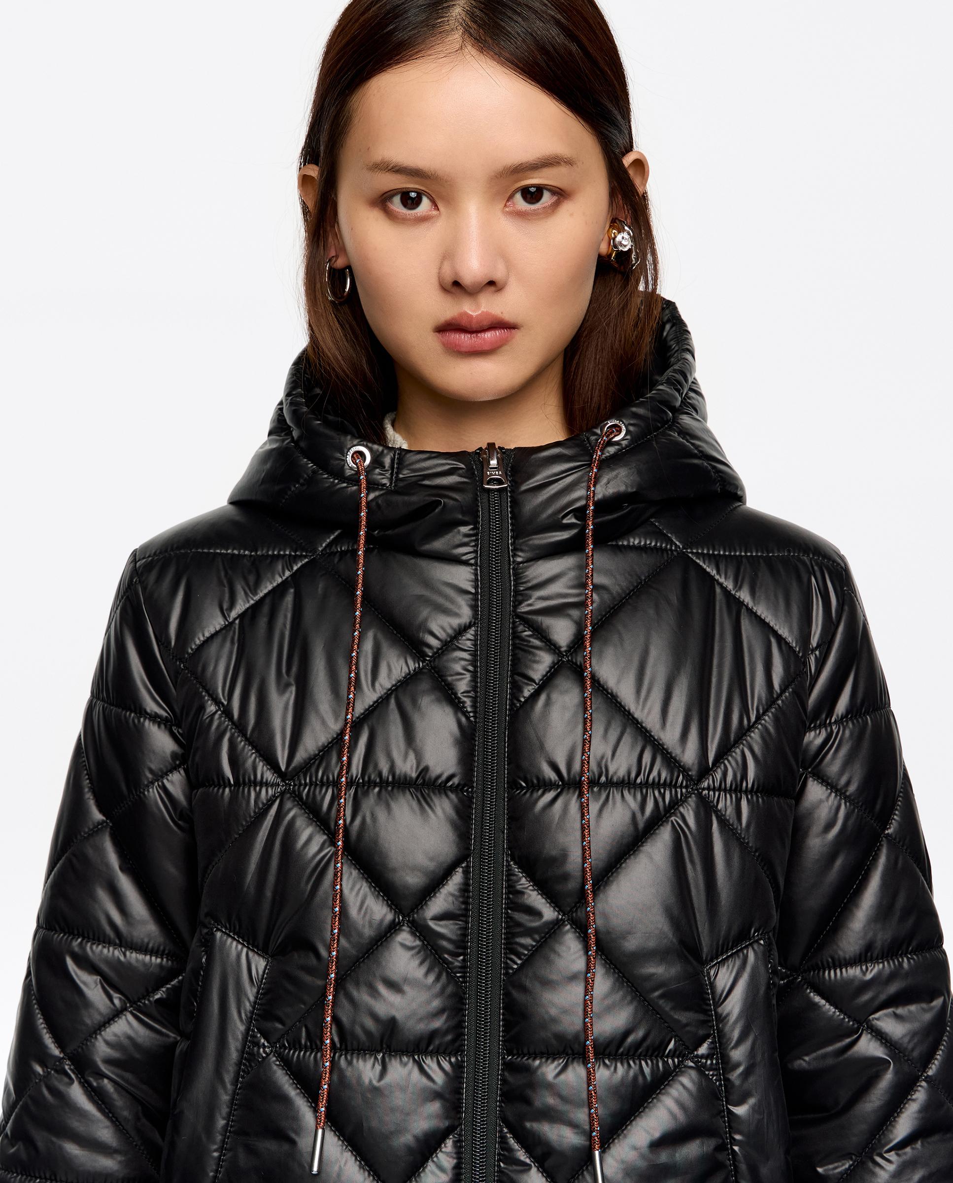 Blusão Acolchoado com Capuz em Corte a Direito Preto-4