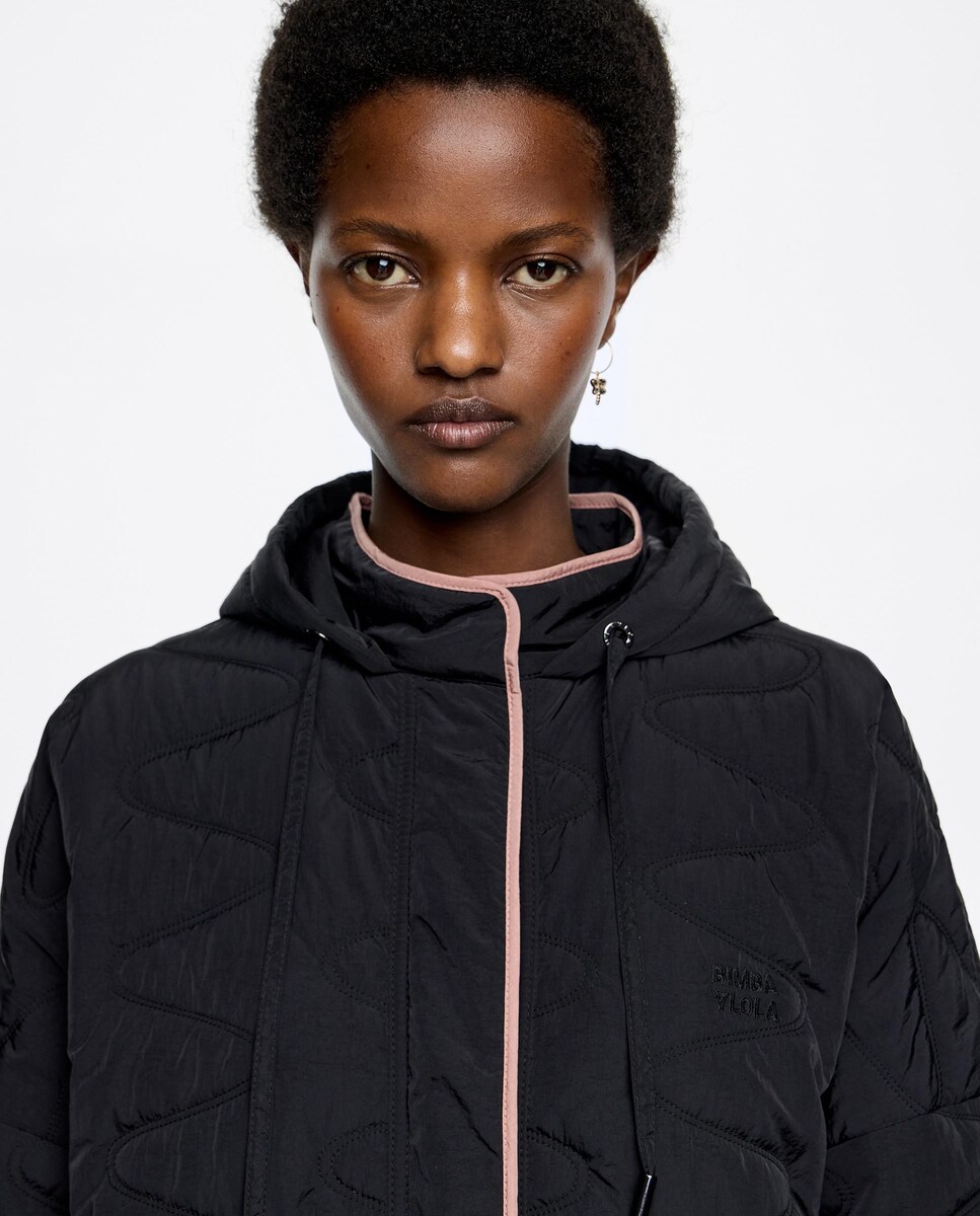 Plumífero de mujer acolchado con capucha Preto-4