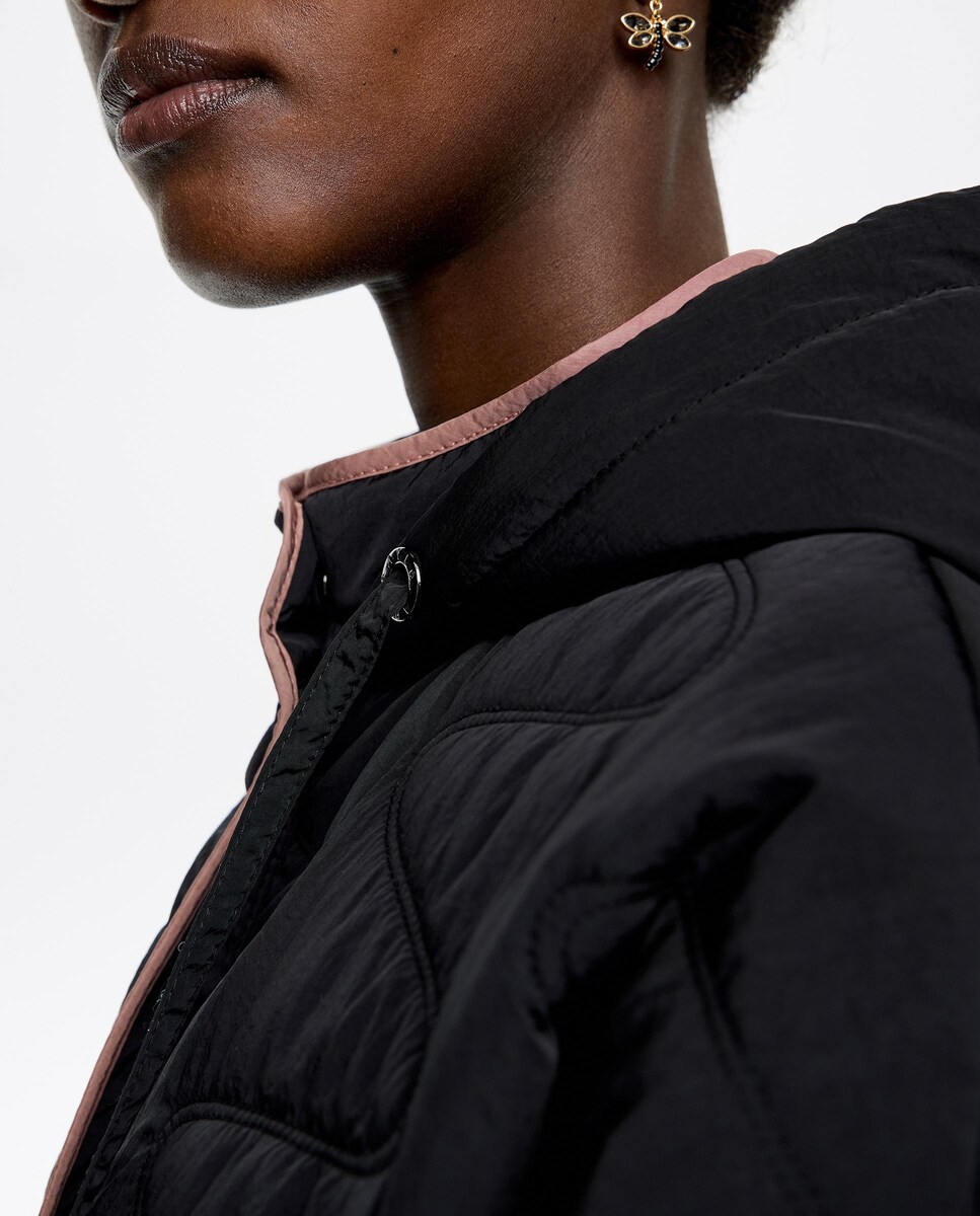 Plumífero de mujer acolchado con capucha Preto-5