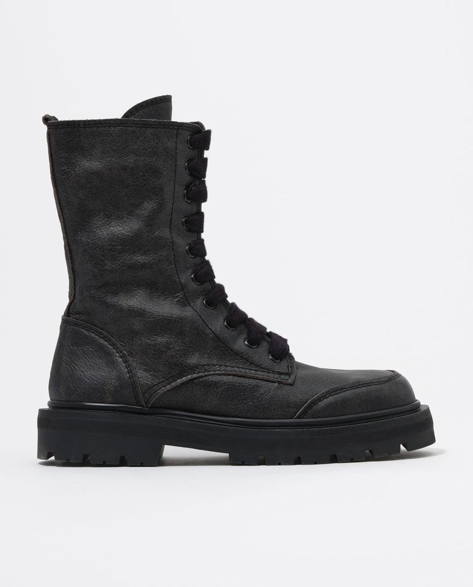 Imagem 0 de Botins de Pele com Atacadores