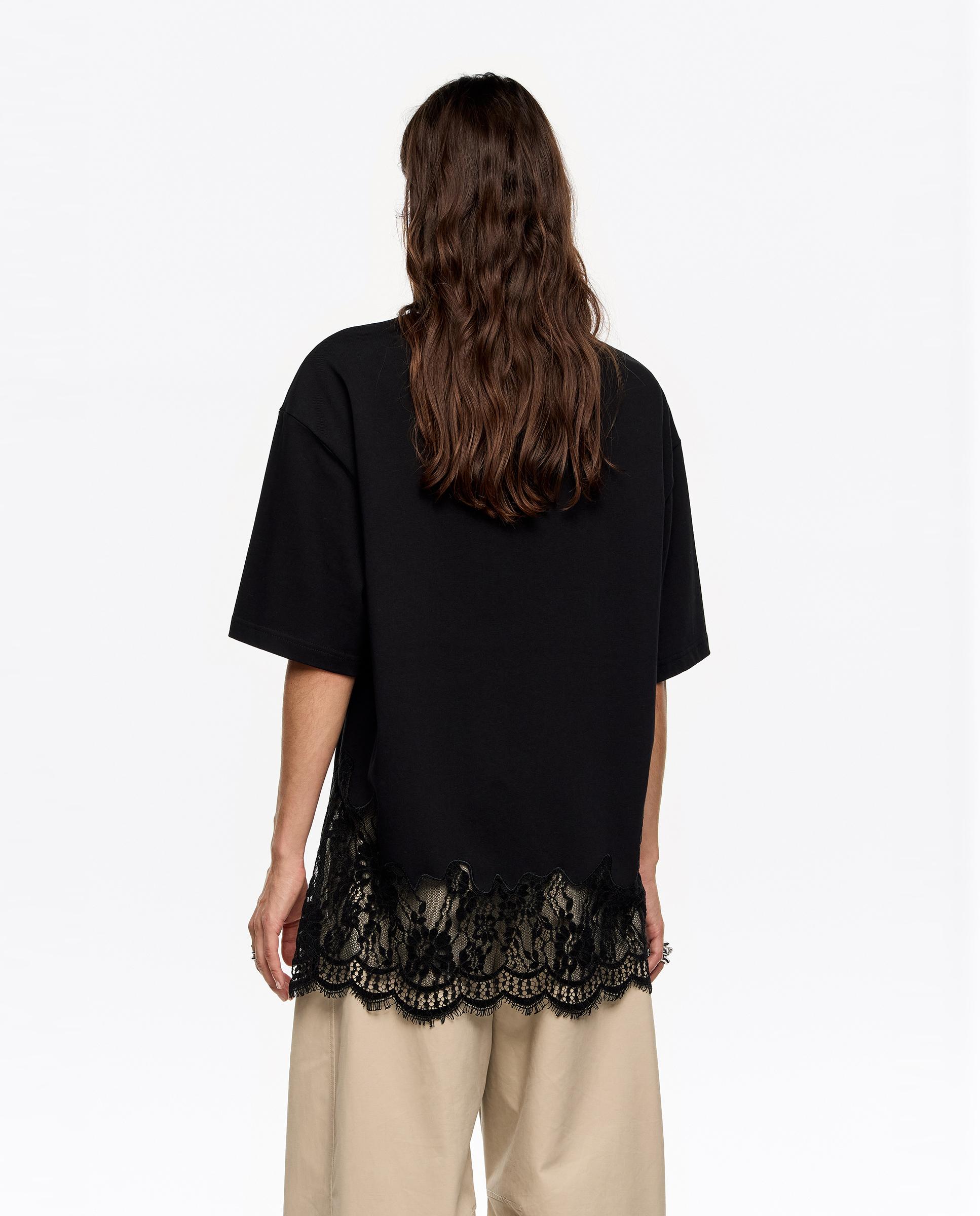 T-shirt Oversize com Rendas Preto-3