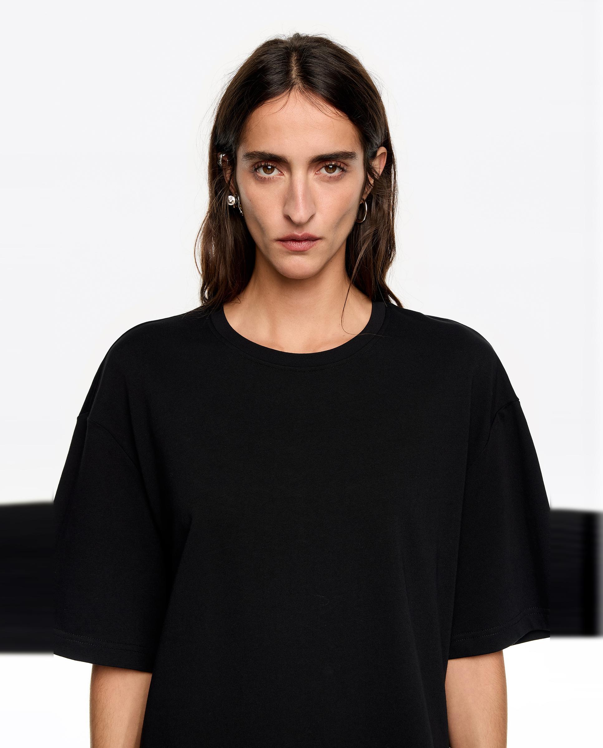 T-shirt Oversize com Rendas Preto-4