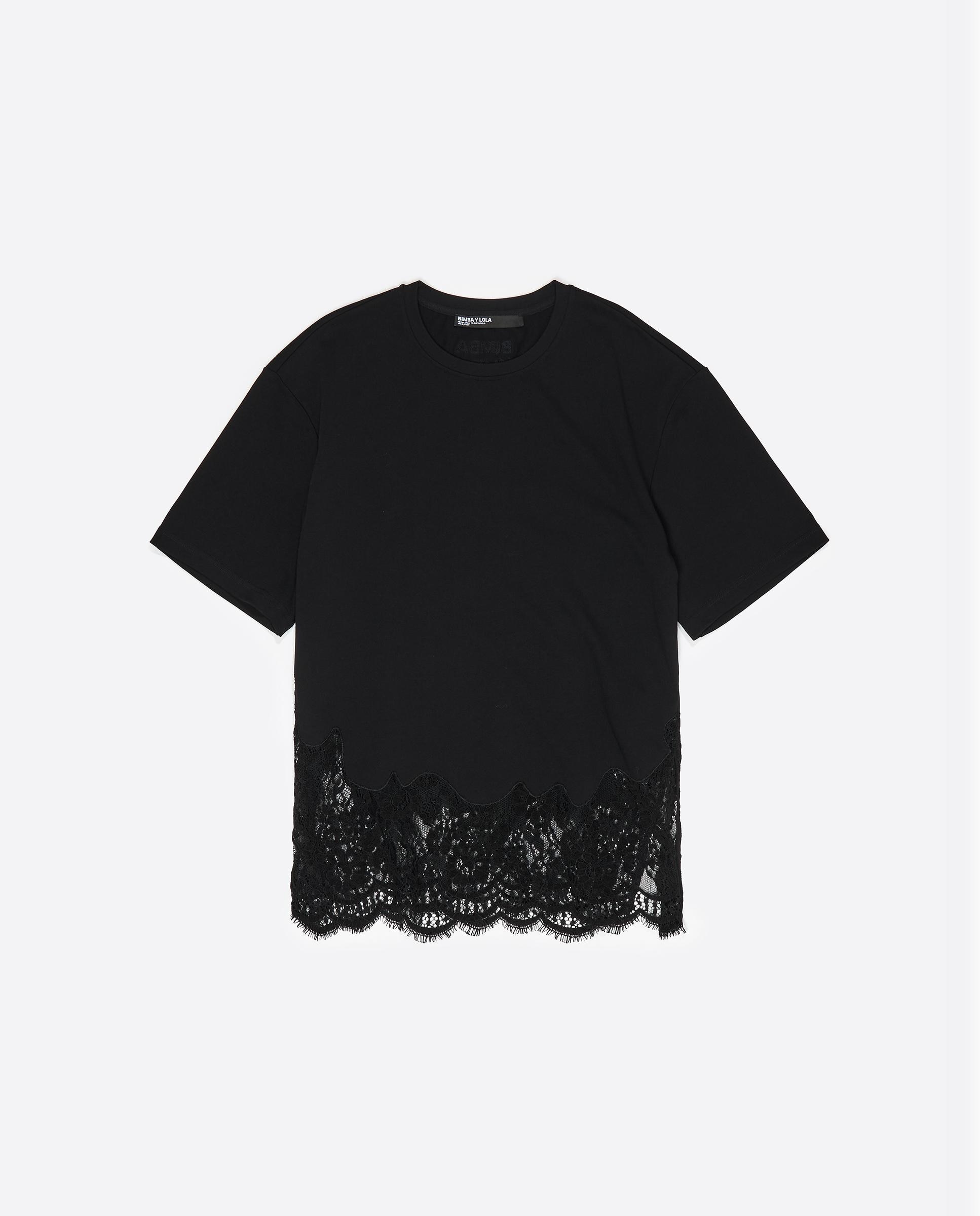 T-shirt Oversize com Rendas Preto-6