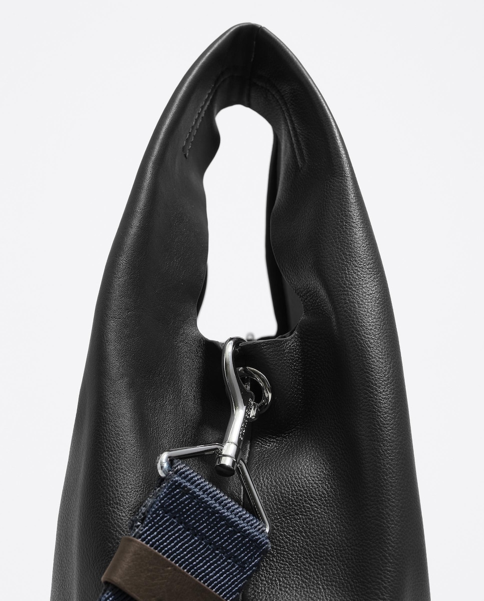 Mala de Ombro Média em Pele Preto-3