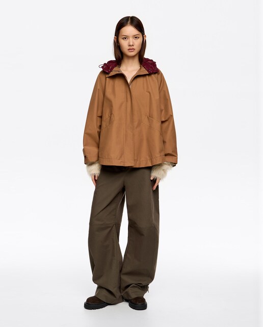 Imagem 0 de Gabardina com Capuz Acolchoado Desmontável