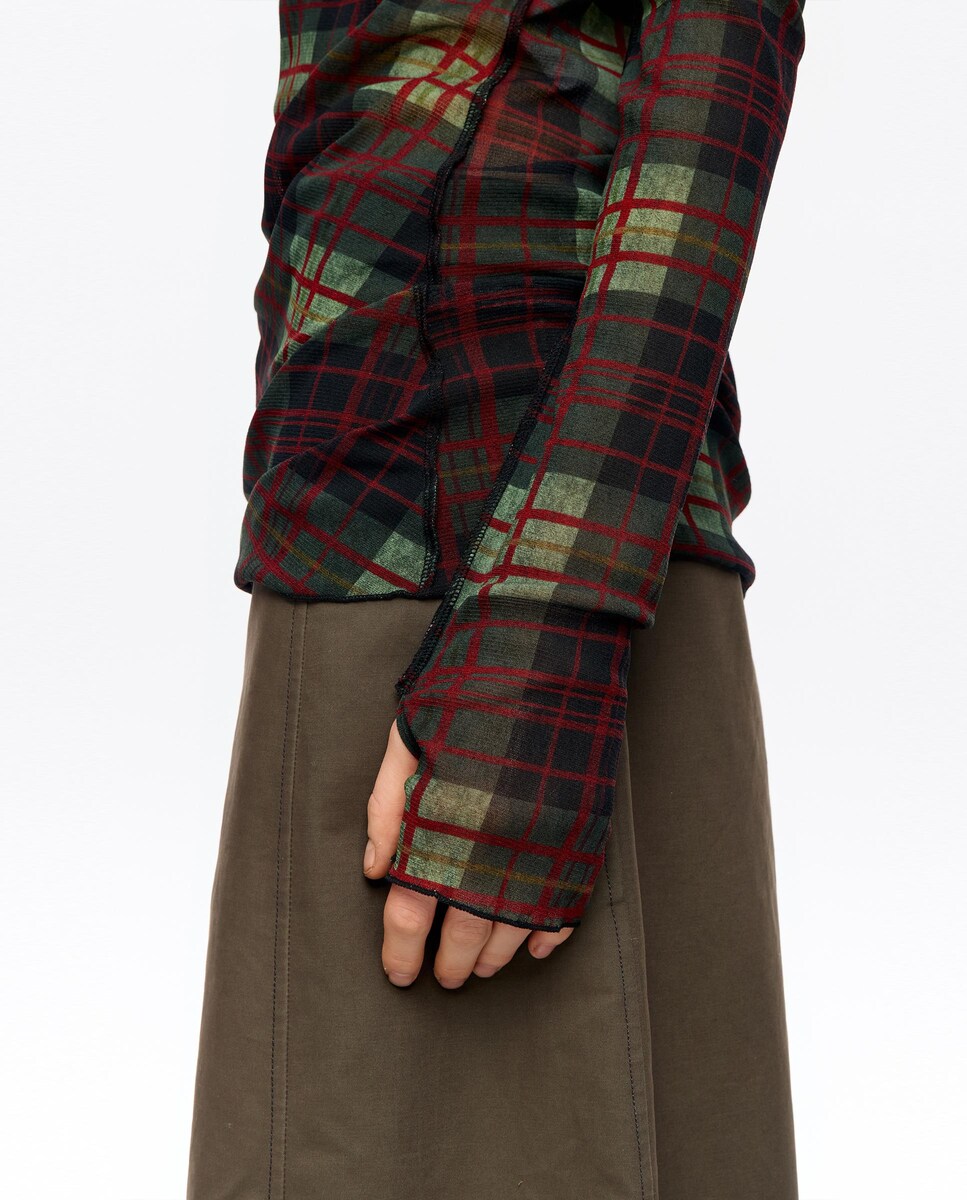 T-shirt de Tule com Gola Alta Aos Quadrados Vermelho-3