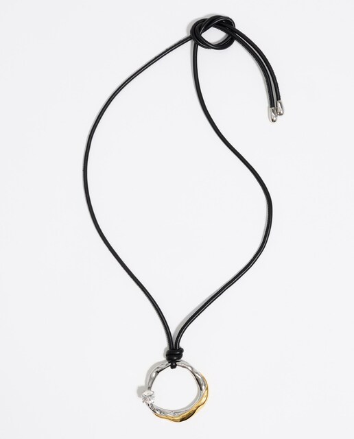 Imagem 0 de Colar Aro com Textura e Cordão em Preto