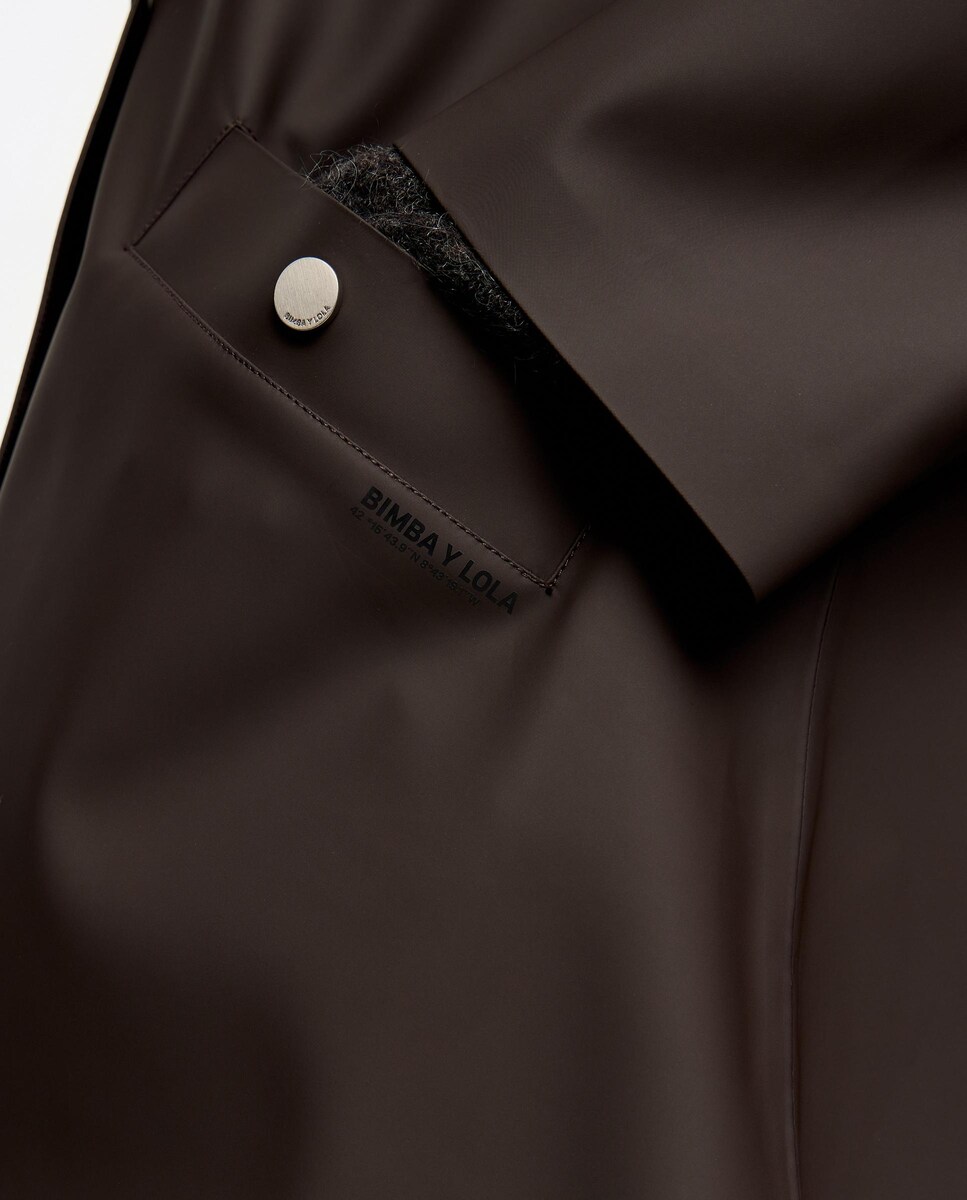 Gabardina Engomada com Corte a Direito Castanho-escuro-5