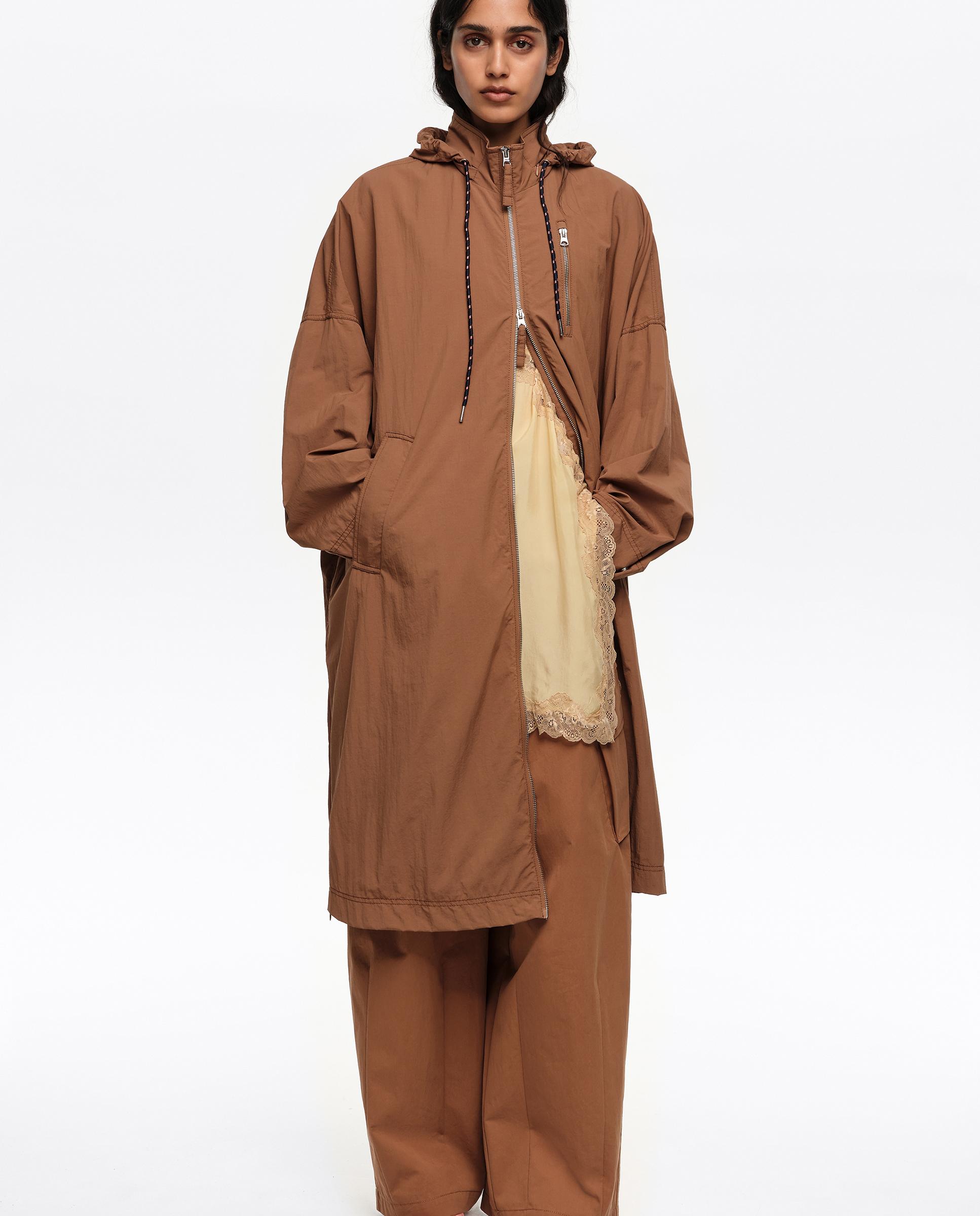 Imagem 0 de Gabardina de mujer fluida larga