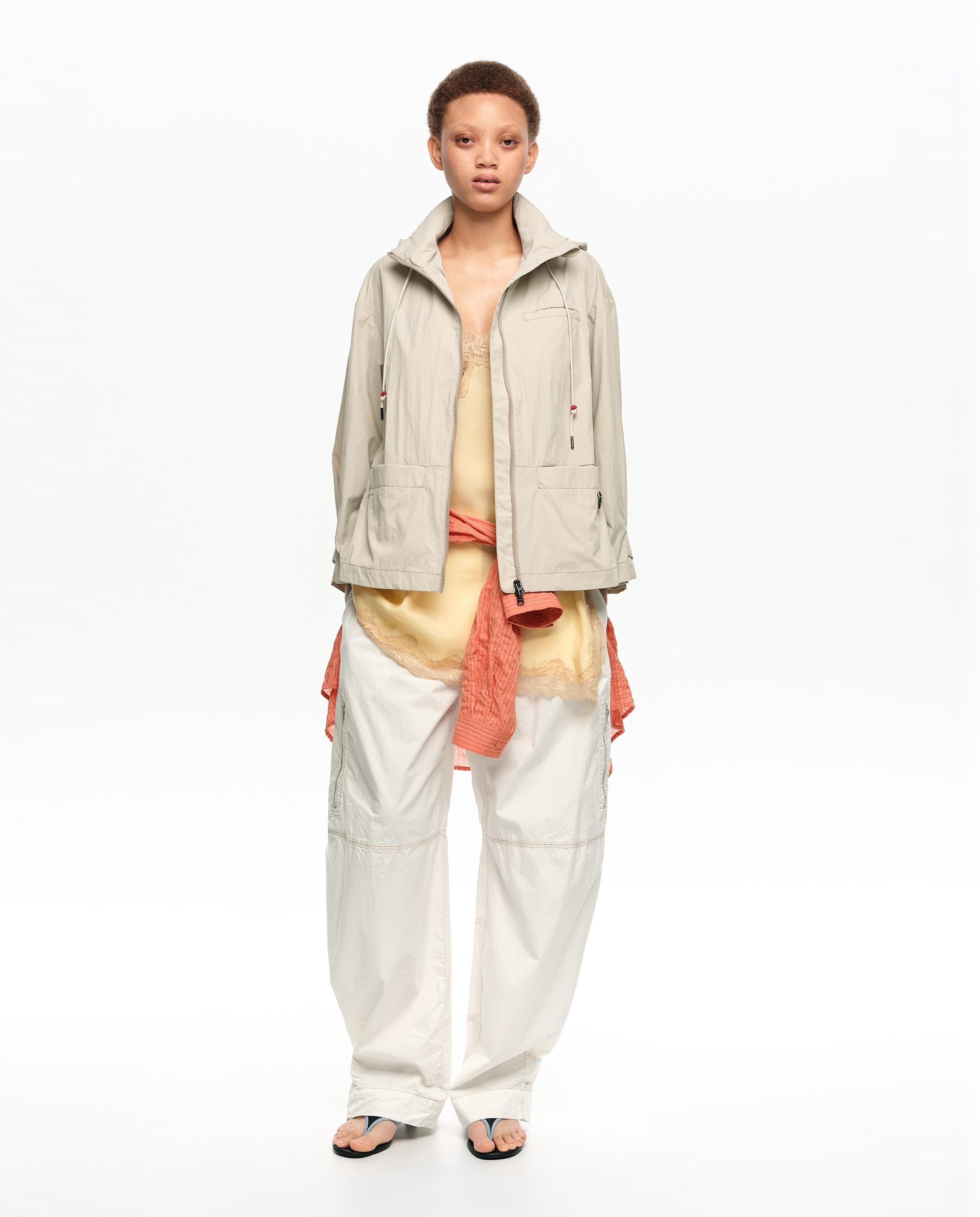 Imagem 0 de Gabardina Linha a Curta Fluida