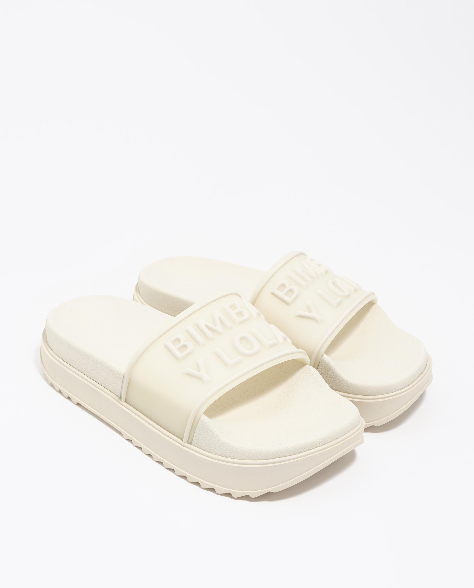 Chinelos com Plataforma e Logo Cru-2