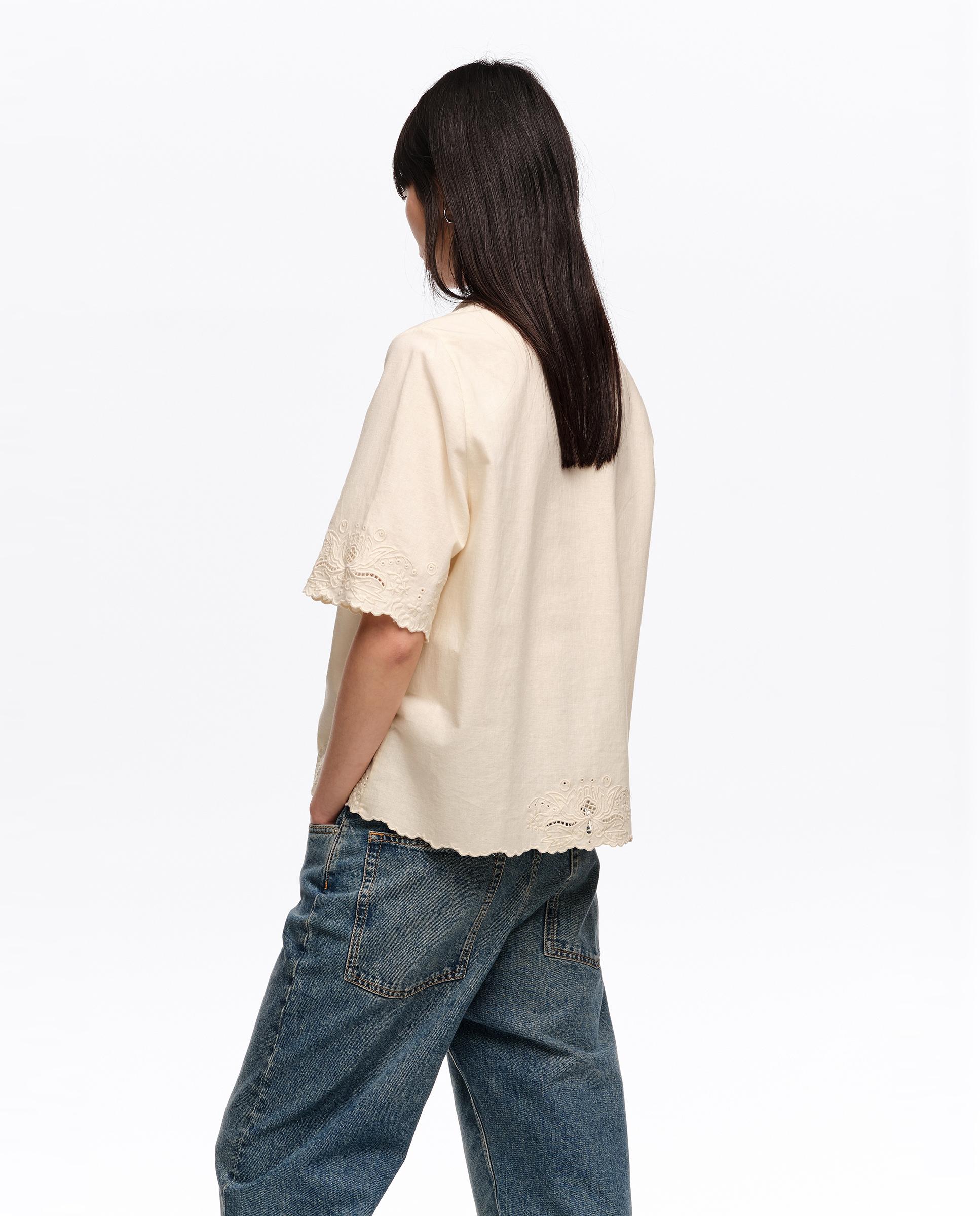 Camisa com Bordados de Linho Bege-4