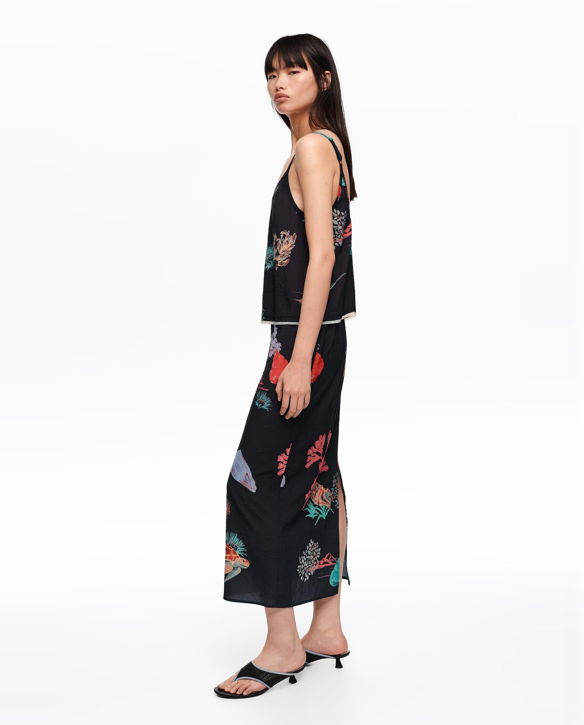 Saia Midi Efeito Enrugado com Estampados Preto-3