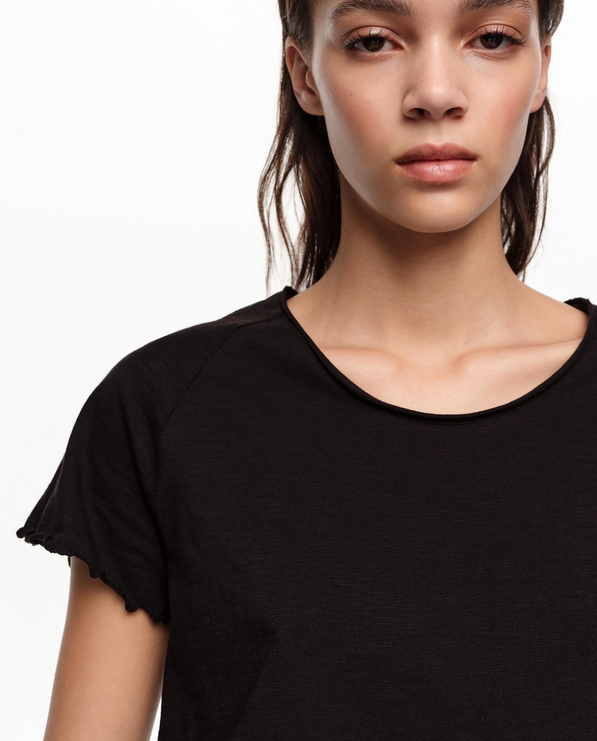 T-shirt Ajustada Ranglán Preto-2
