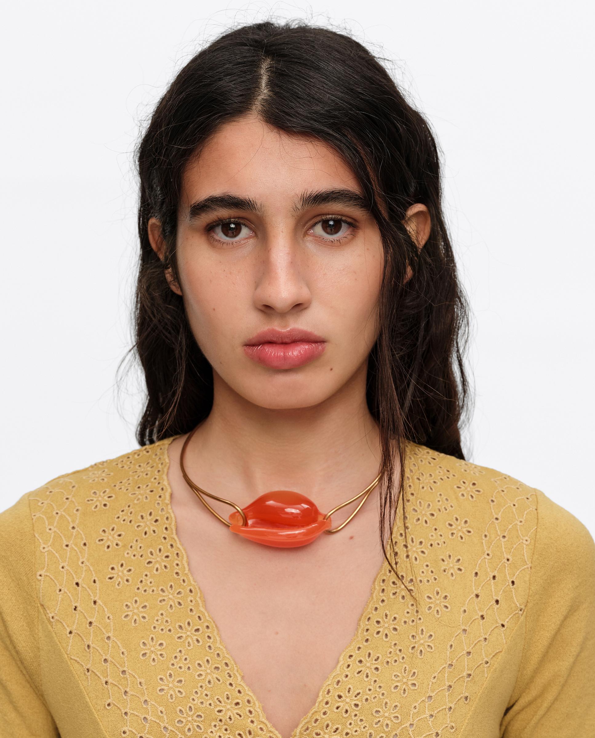 Colar Choker Caracola de Resina Laranja-2