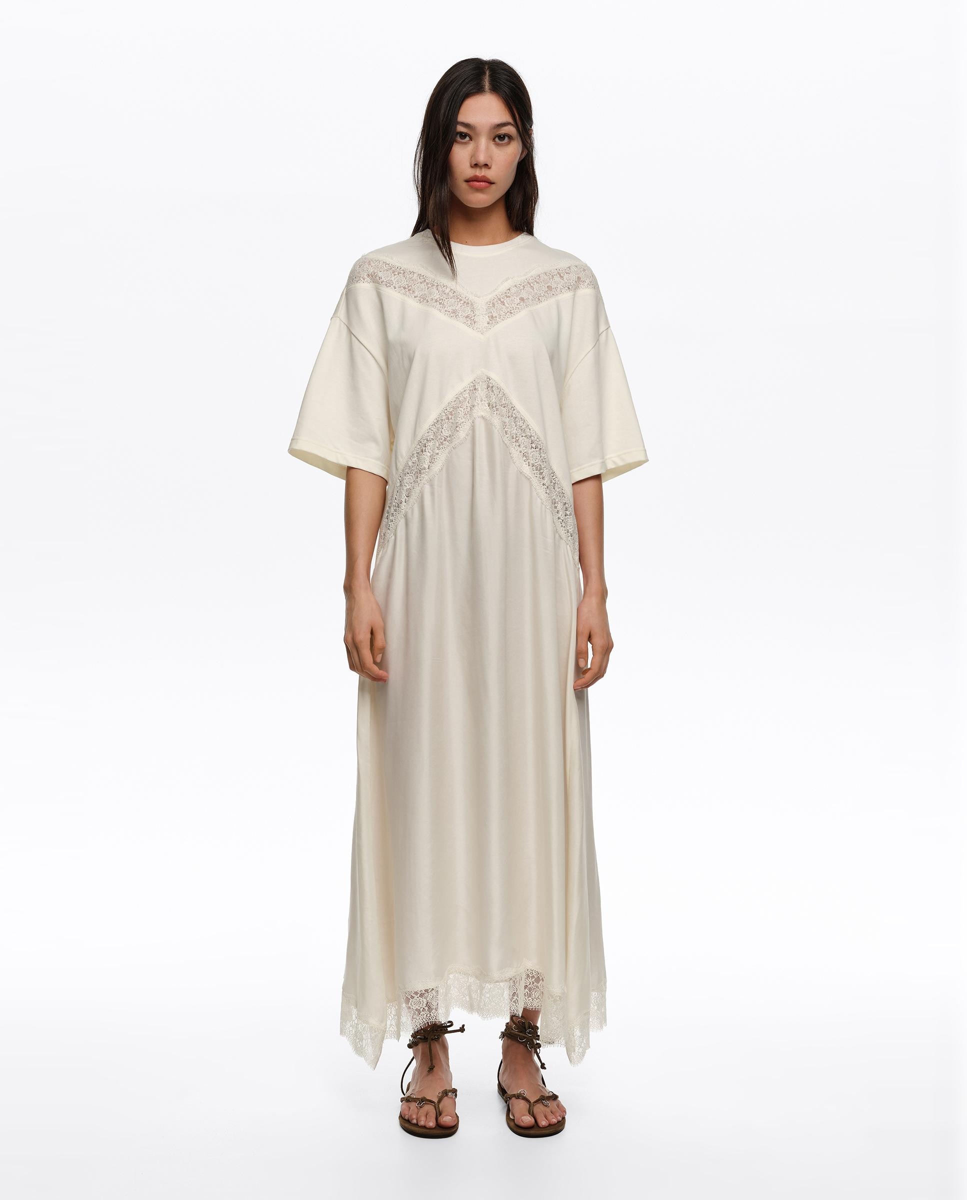 Imagem 0 de Vestido Comprido Bimaterial Rendas