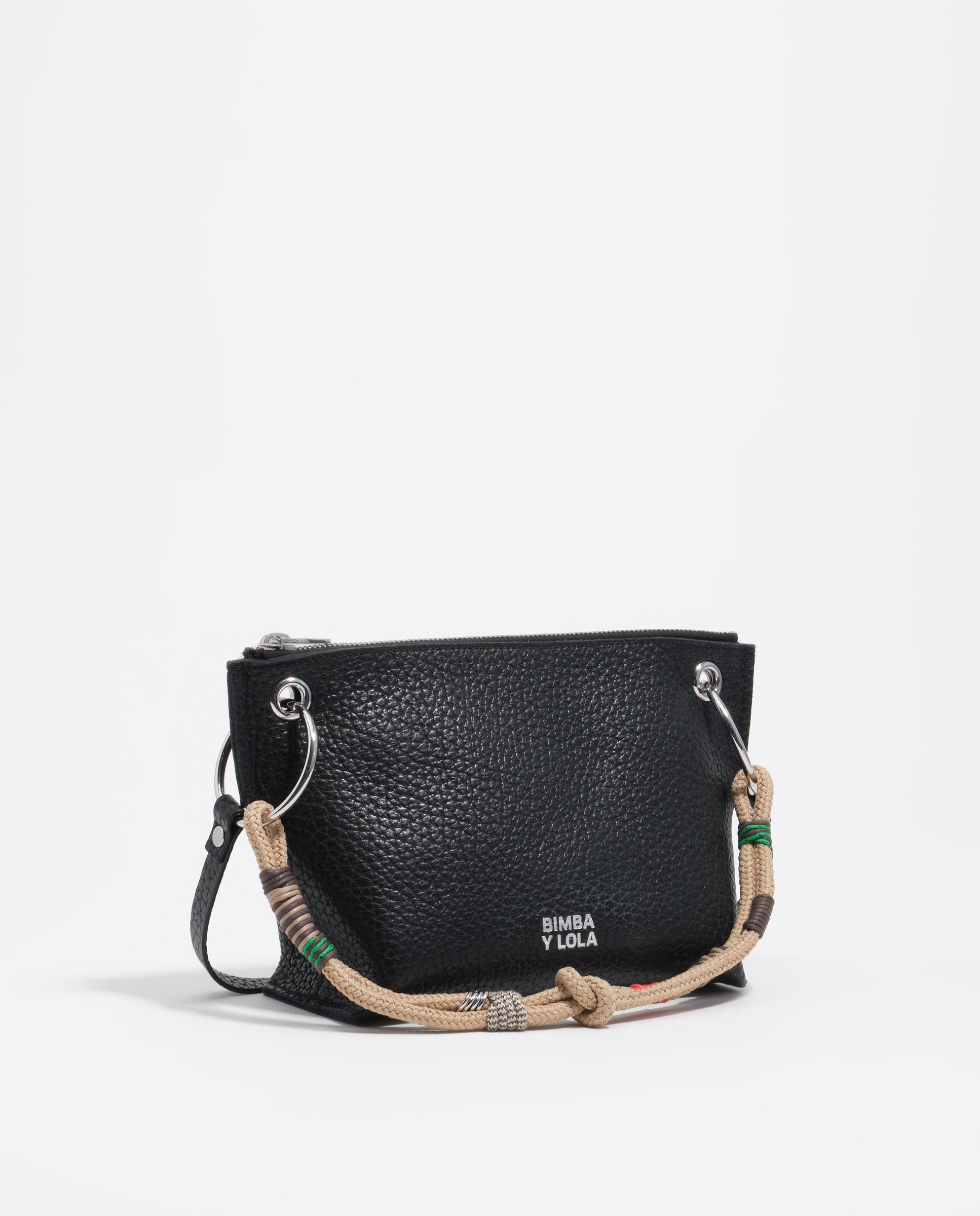 Imagem 0 de Mala de Ombro em Pele com Alça Regulável