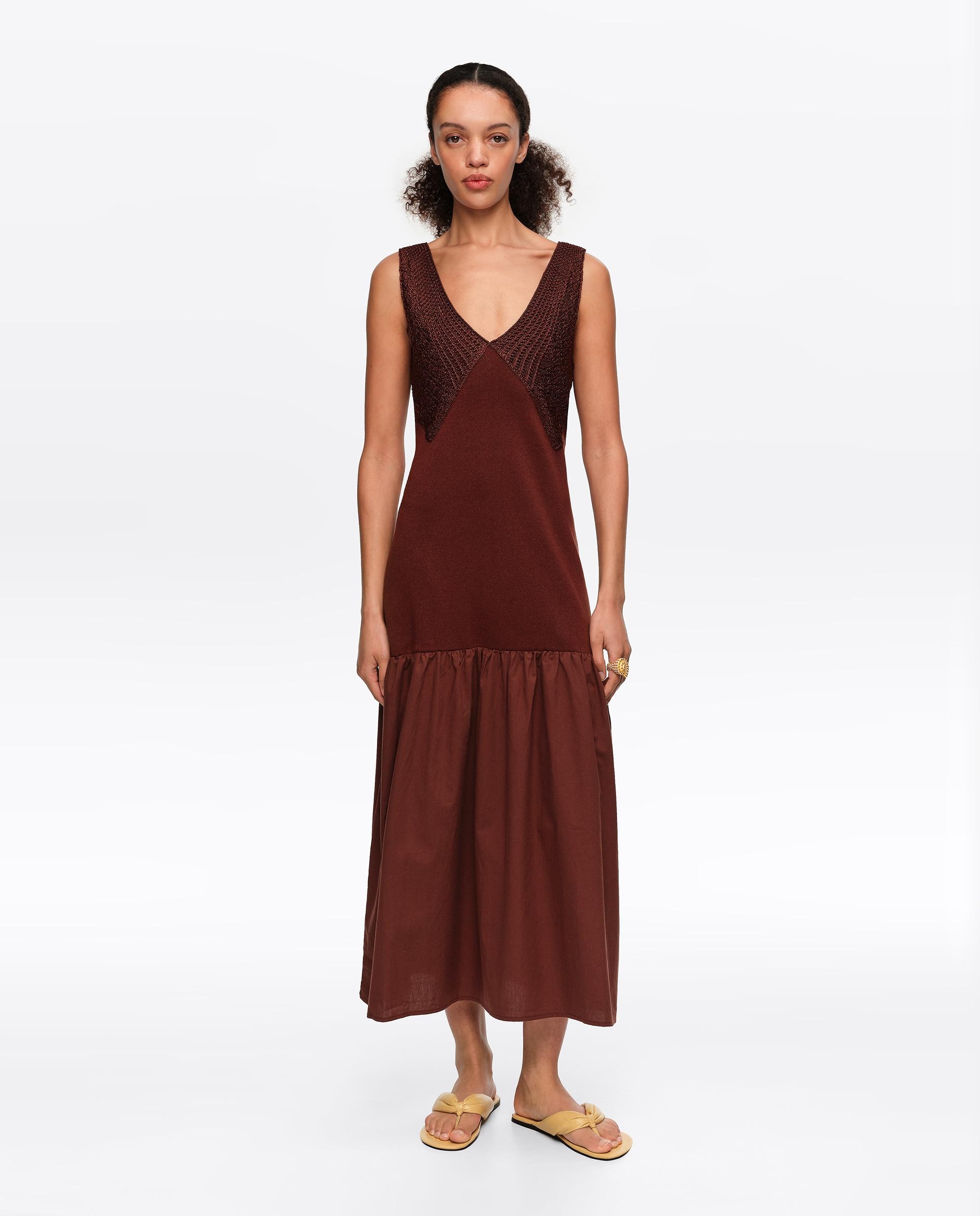 Vestido Bimaterial de Linha em Malha Castanho-1