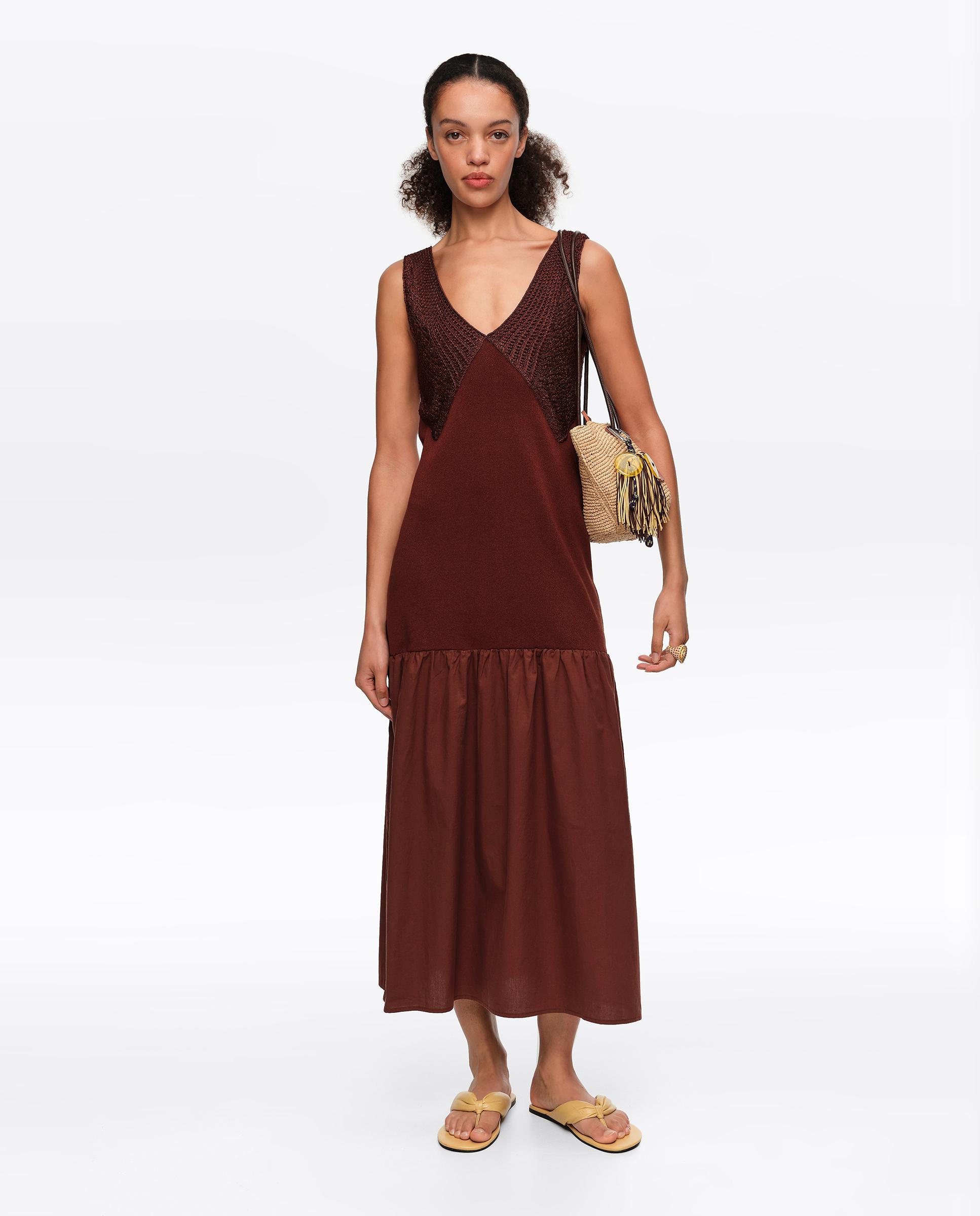 Vestido Bimaterial de Linha em Malha Castanho-6