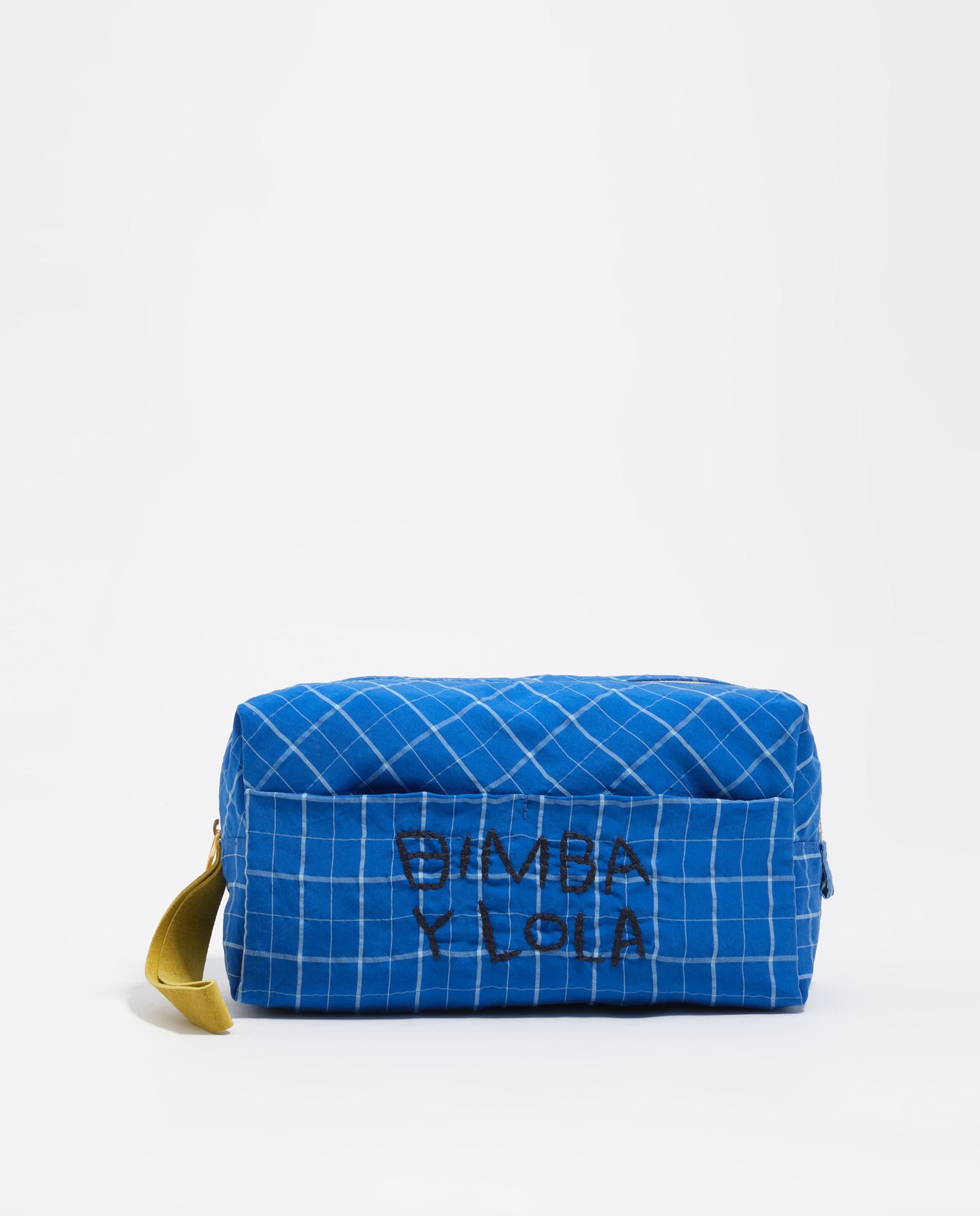 Imagem 0 de Necessaire Às Riscas com Bolso