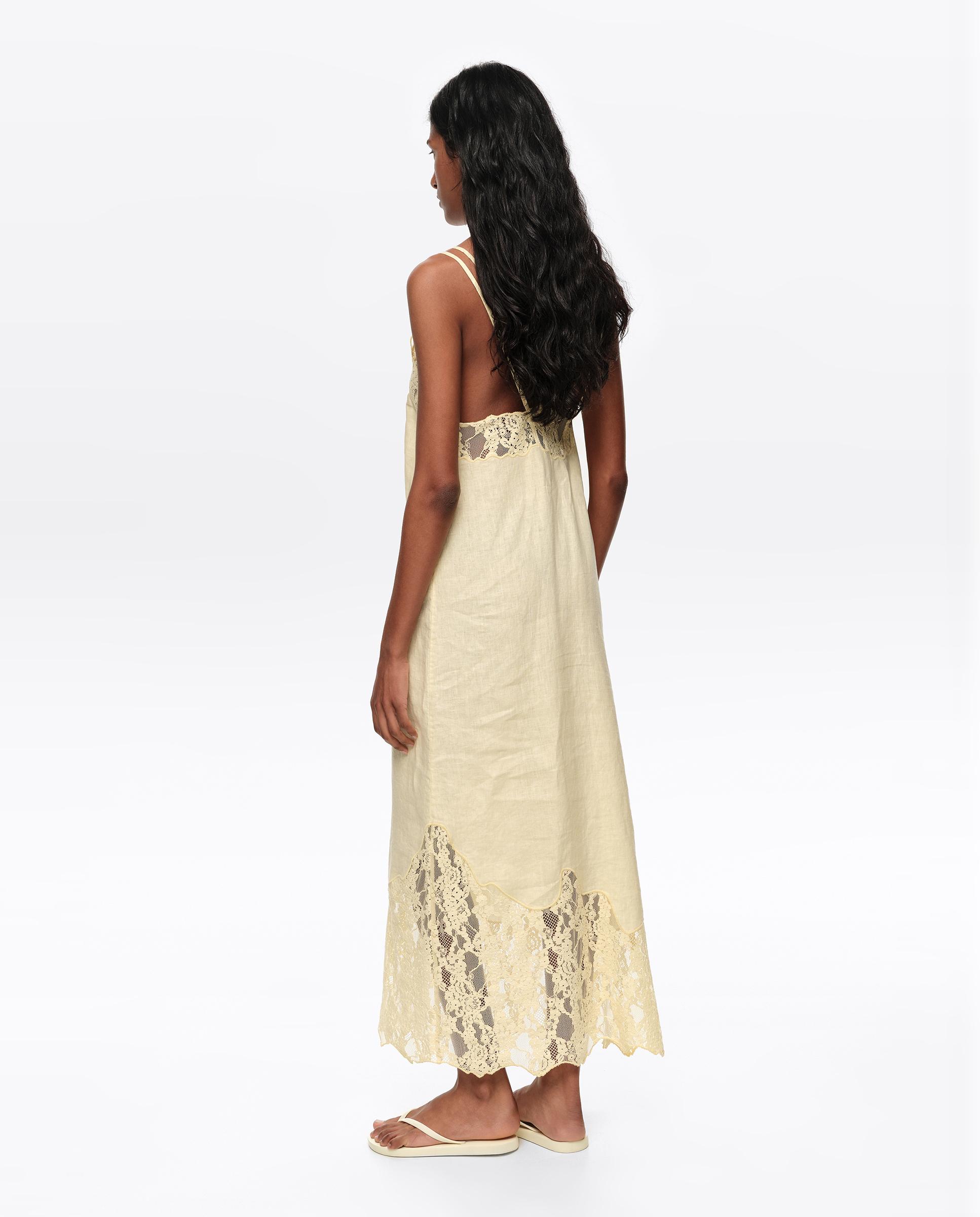 Vestido com Decote em V Rendas Amarelo-5