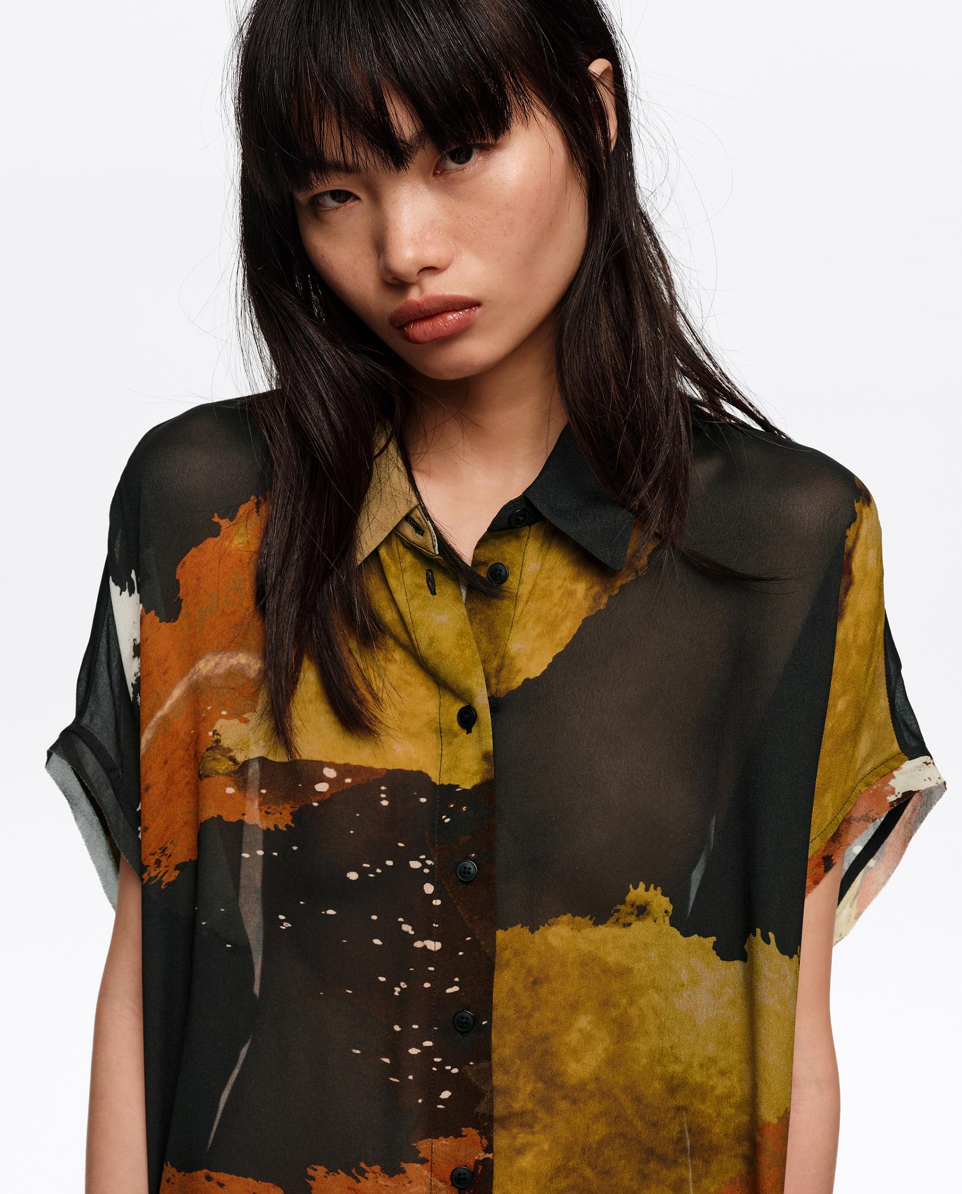 Camisa com Manga Fluida Blot Preto-2