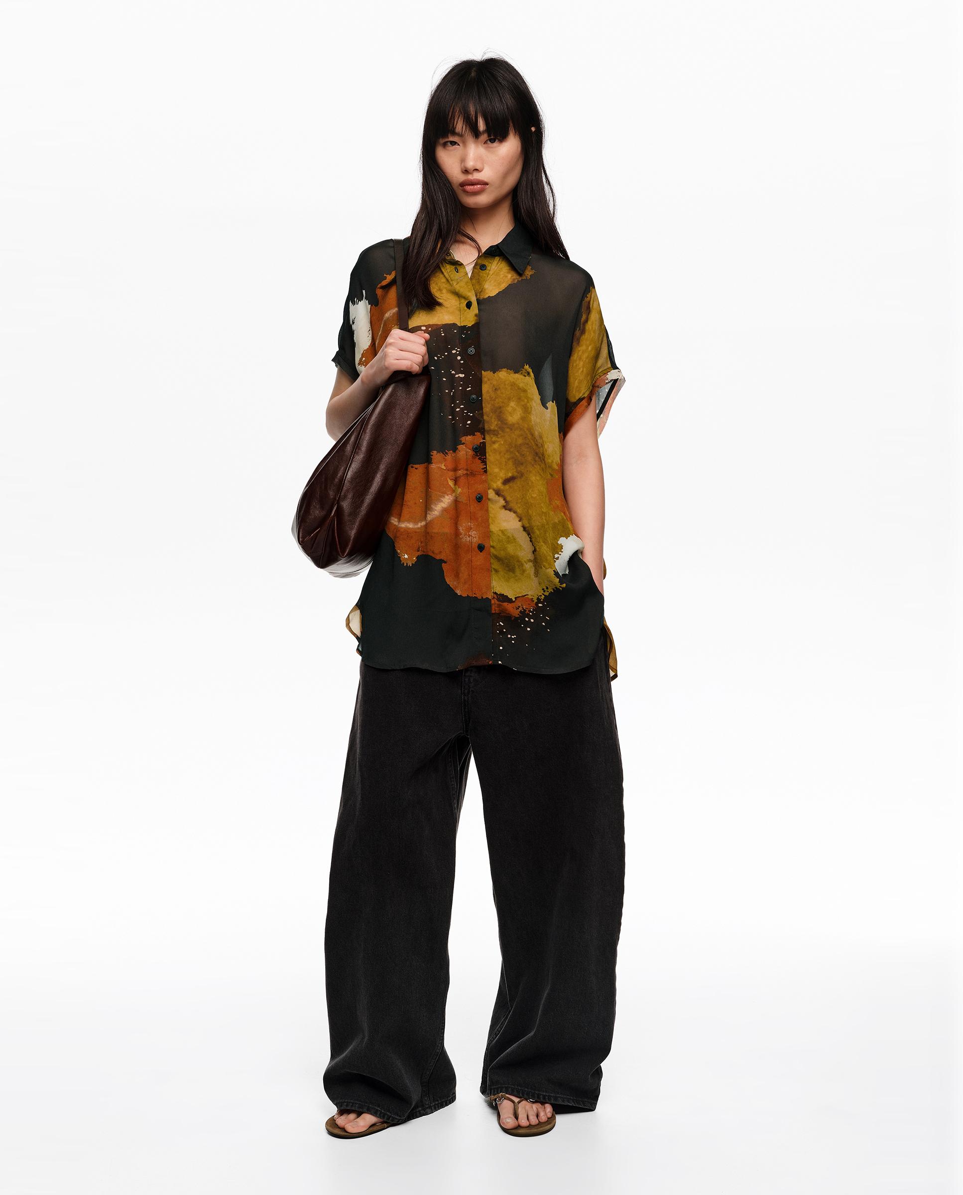 Camisa com Manga Fluida Blot Preto-6