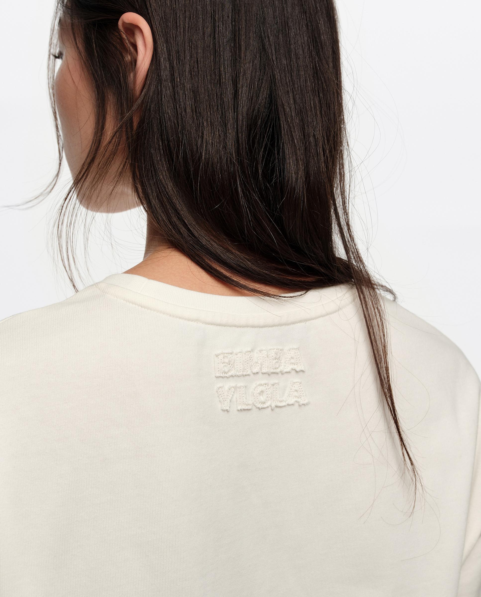 T-shirt Oversize com Rendas Marfim-2