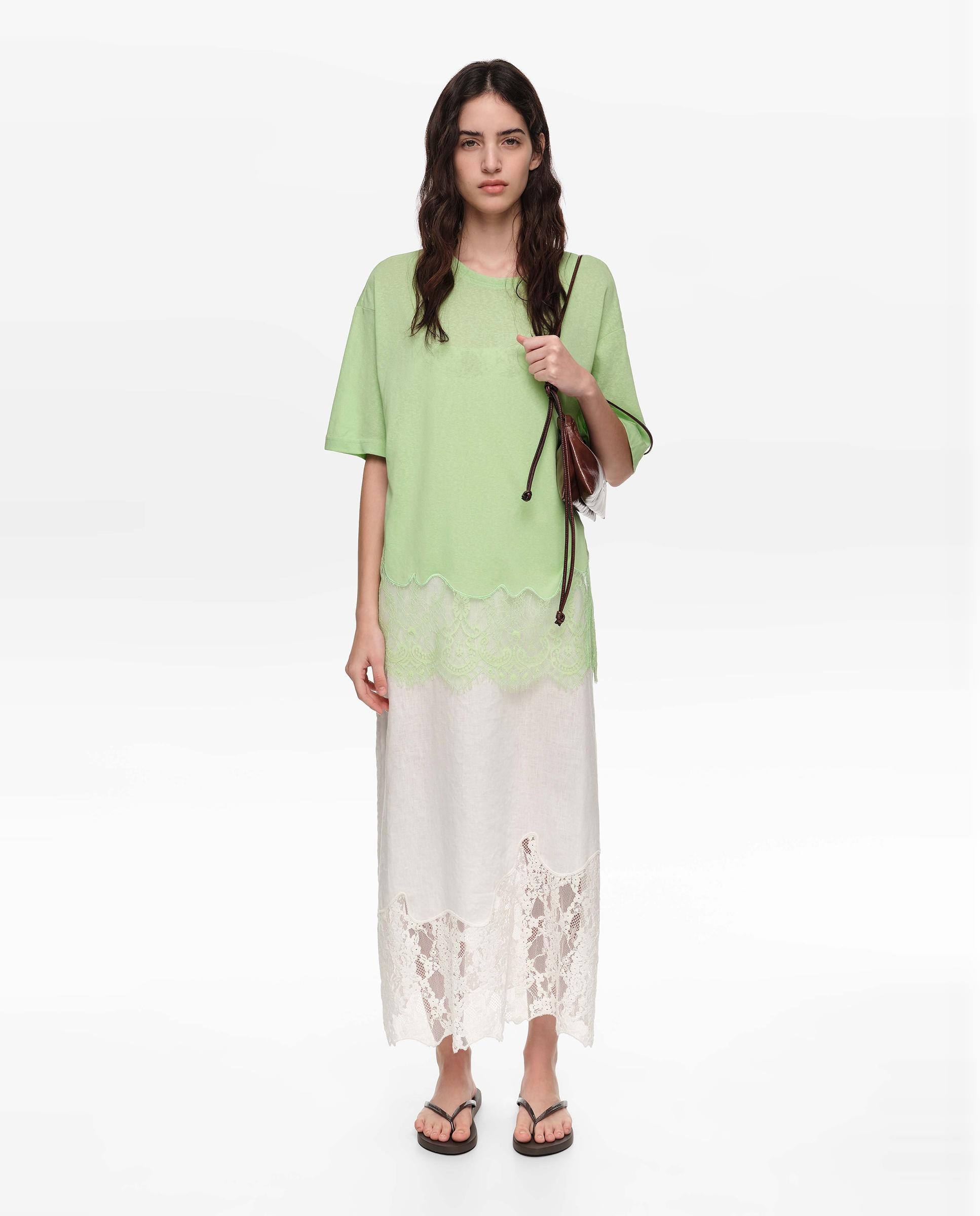 T-shirt Comprida com Renda Verde-7