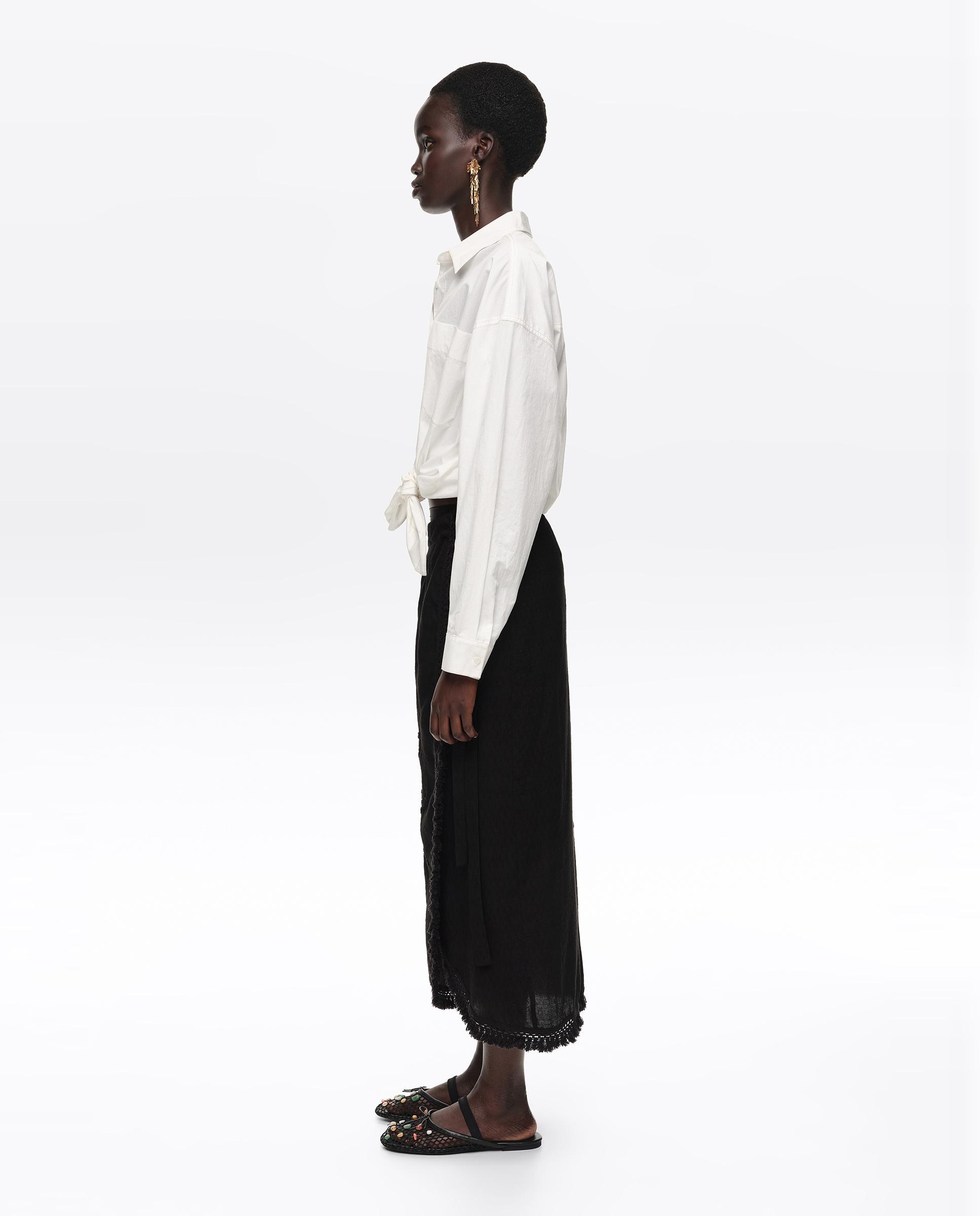 Saia Pareo Midi com Detalhe de Franjas Preto-3
