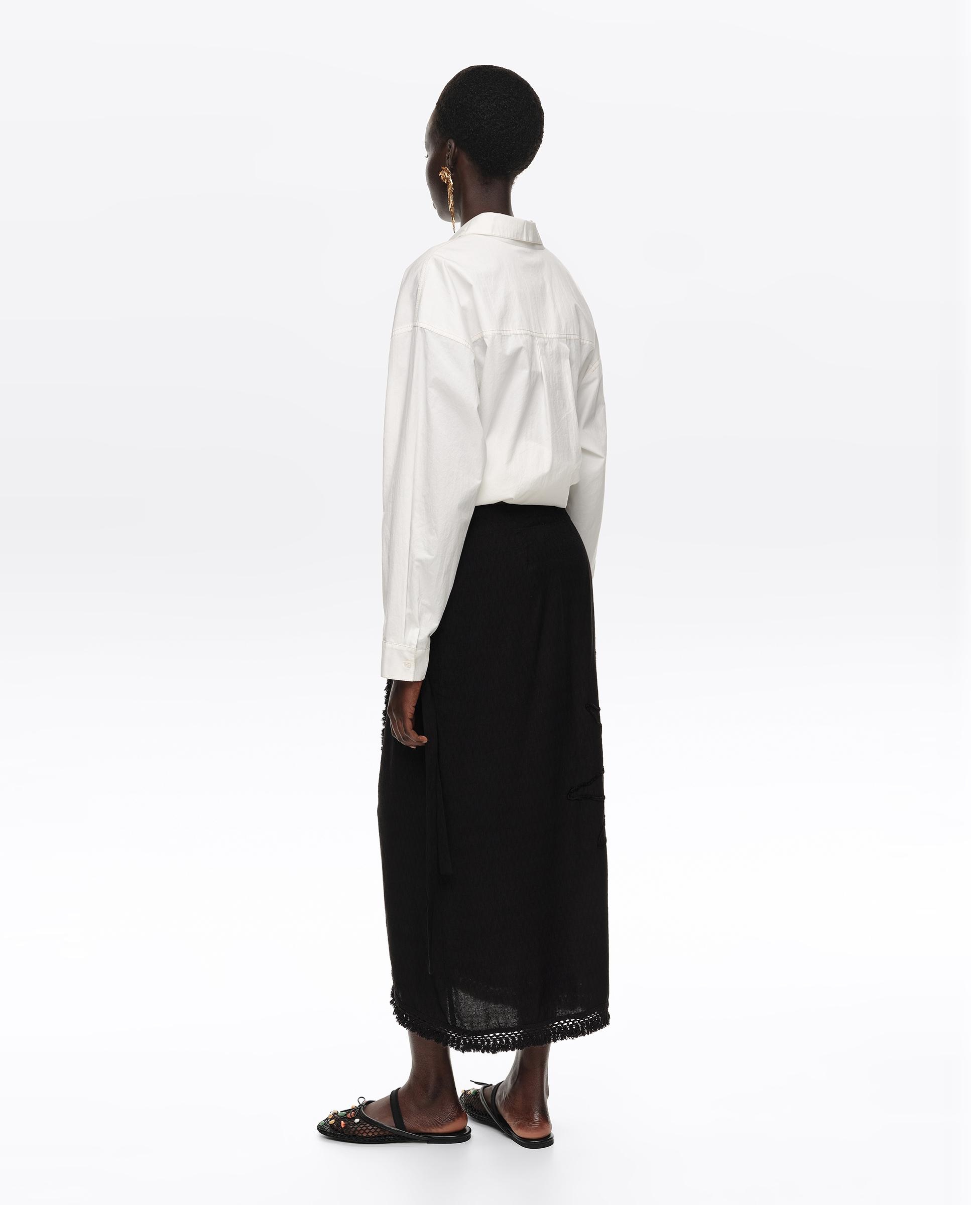 Saia Pareo Midi com Detalhe de Franjas Preto-4