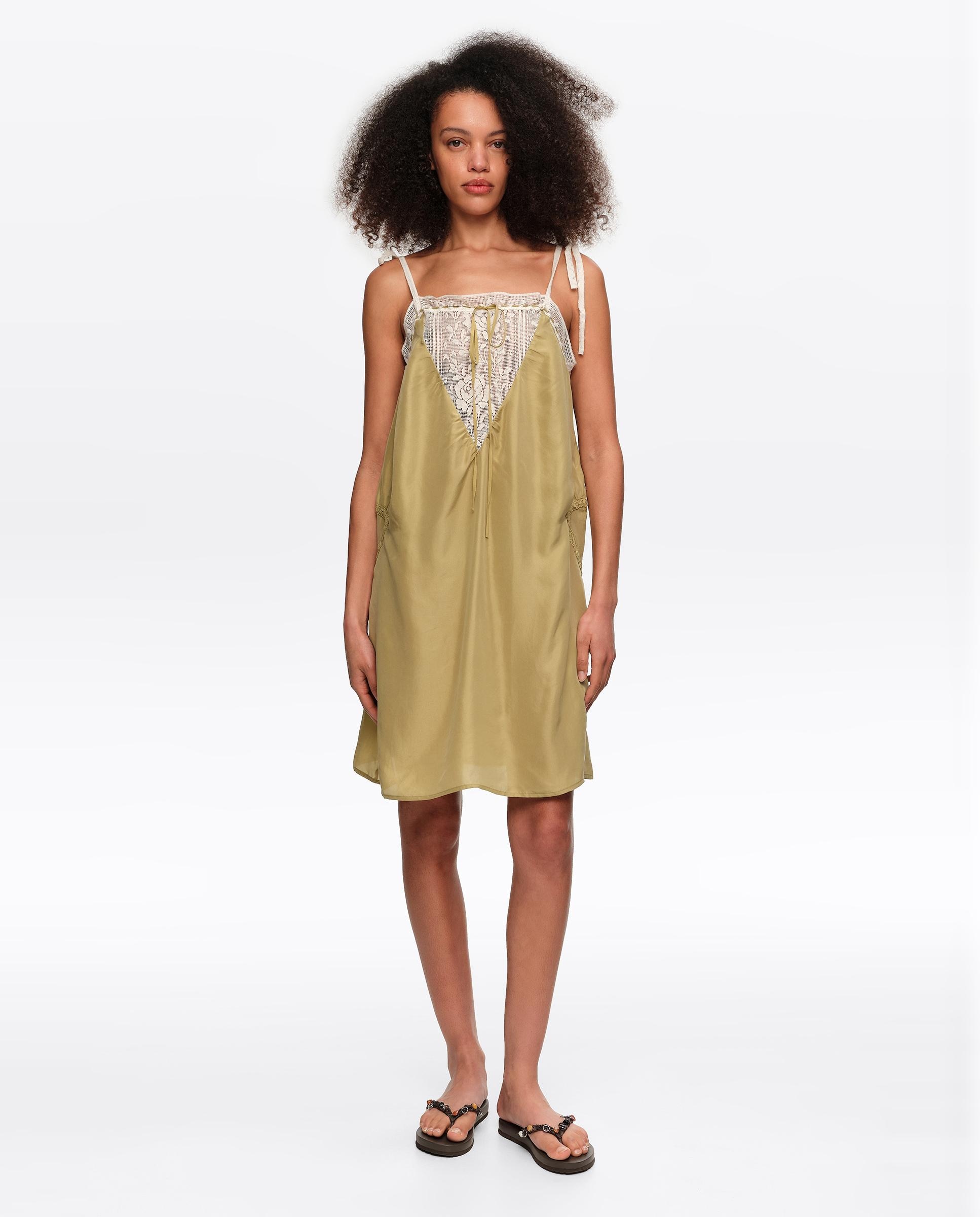 Imagem 0 de Vestido Curto de Alças de Seda