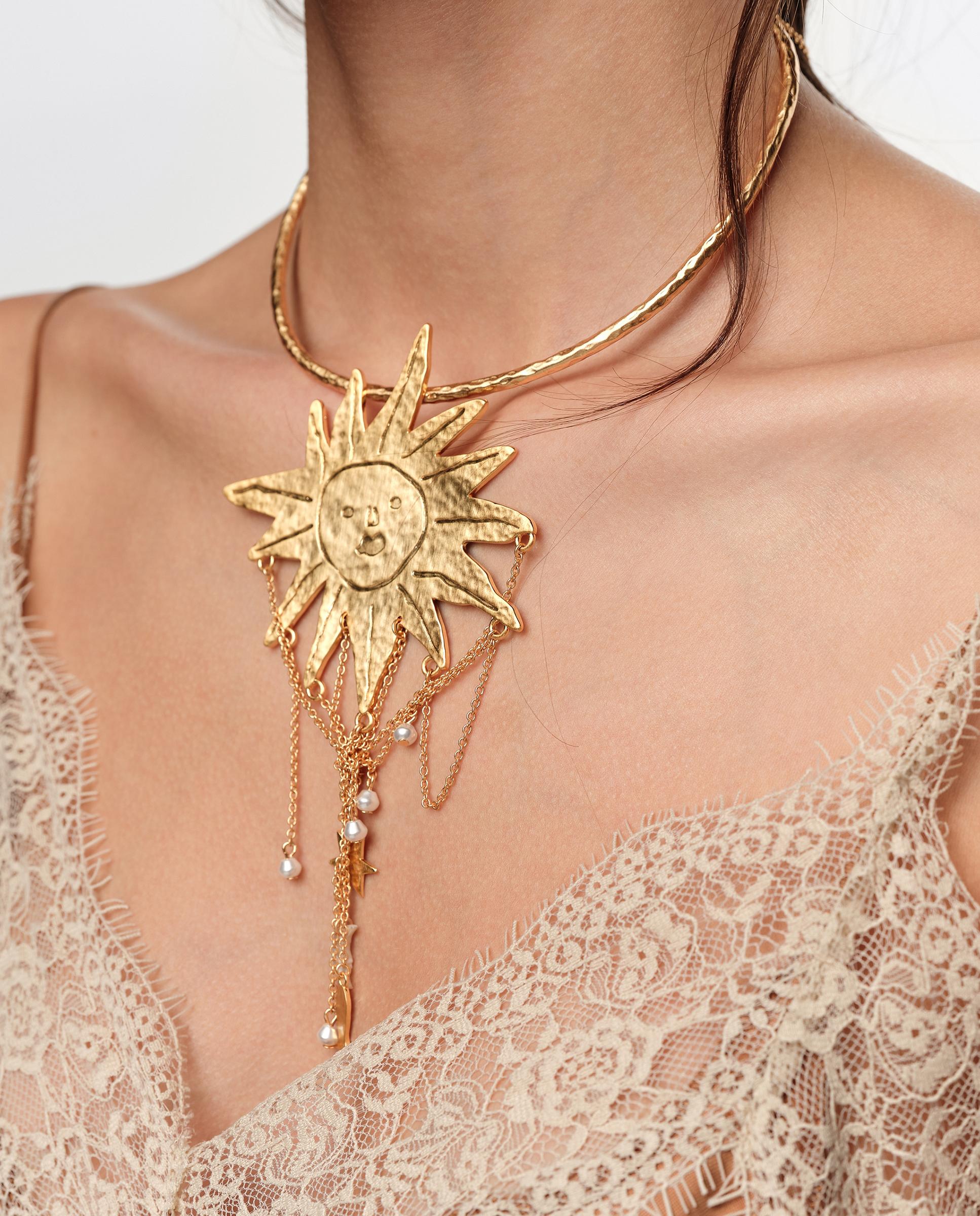Colar Sol e Lua Correntes e Pérolas em Dourado Escovado Dourado-4