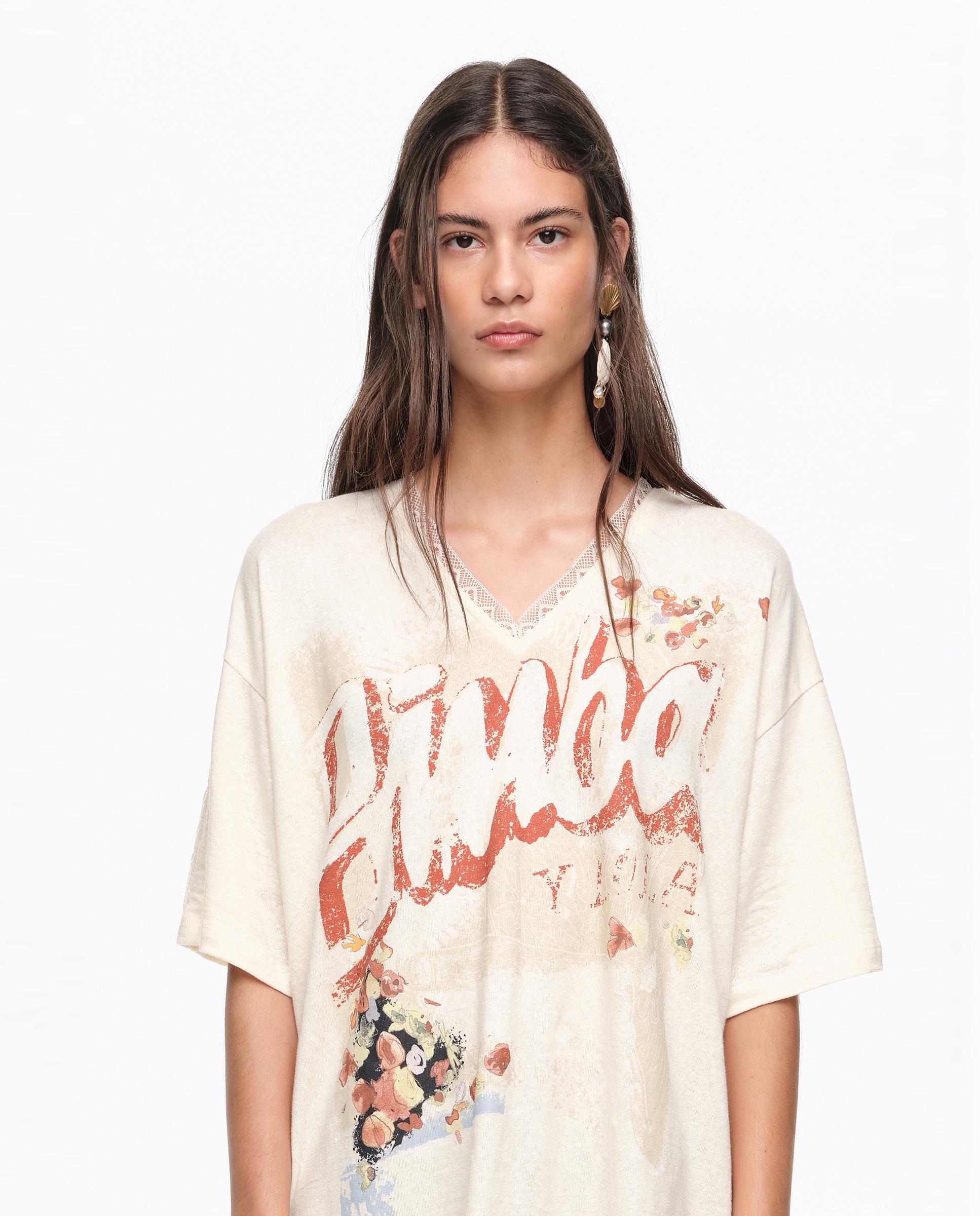 Imagem 0 de T-shirt Oversize com Desenho Frontal