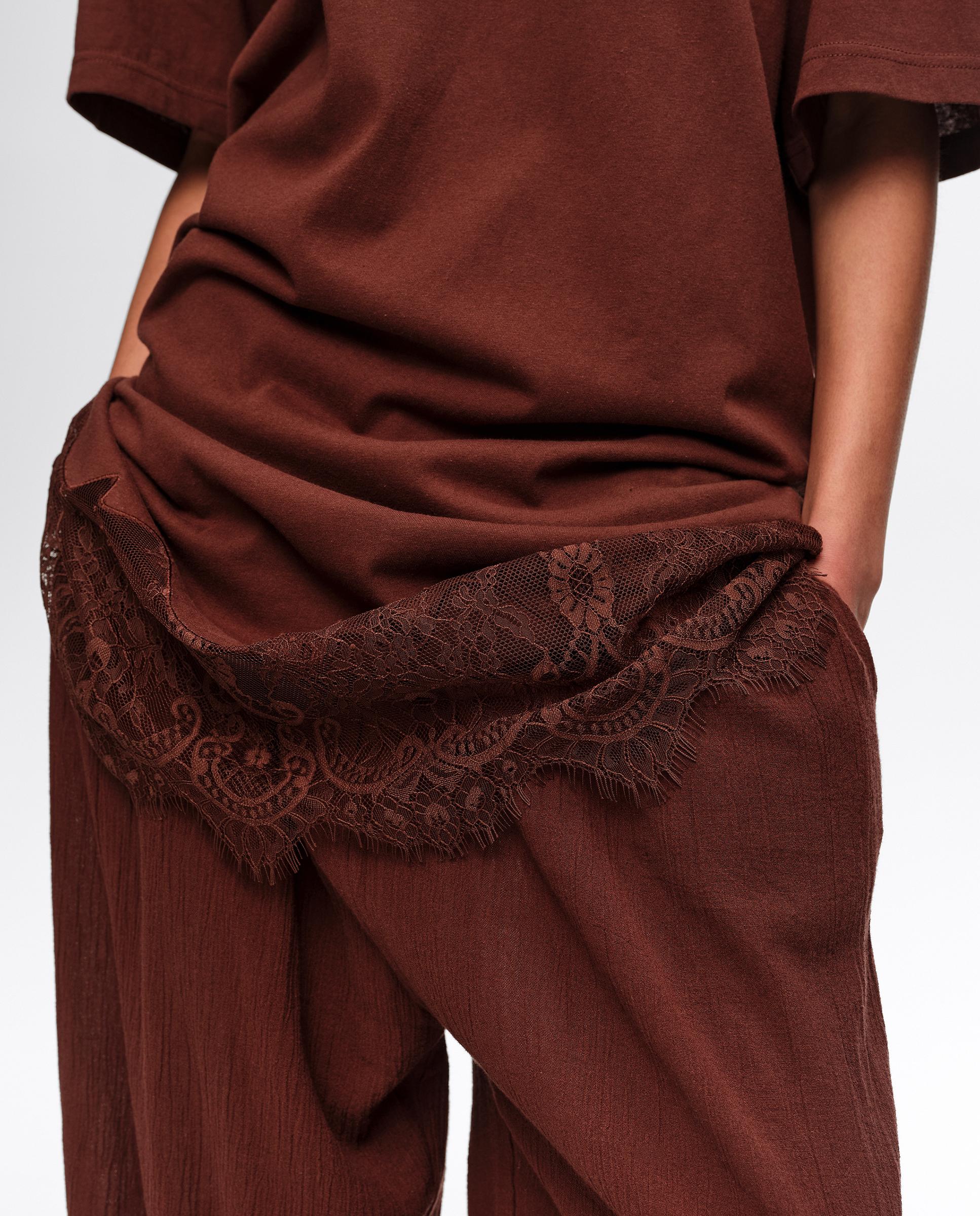 Vestido T-shirt Curto com Renda Castanho-2