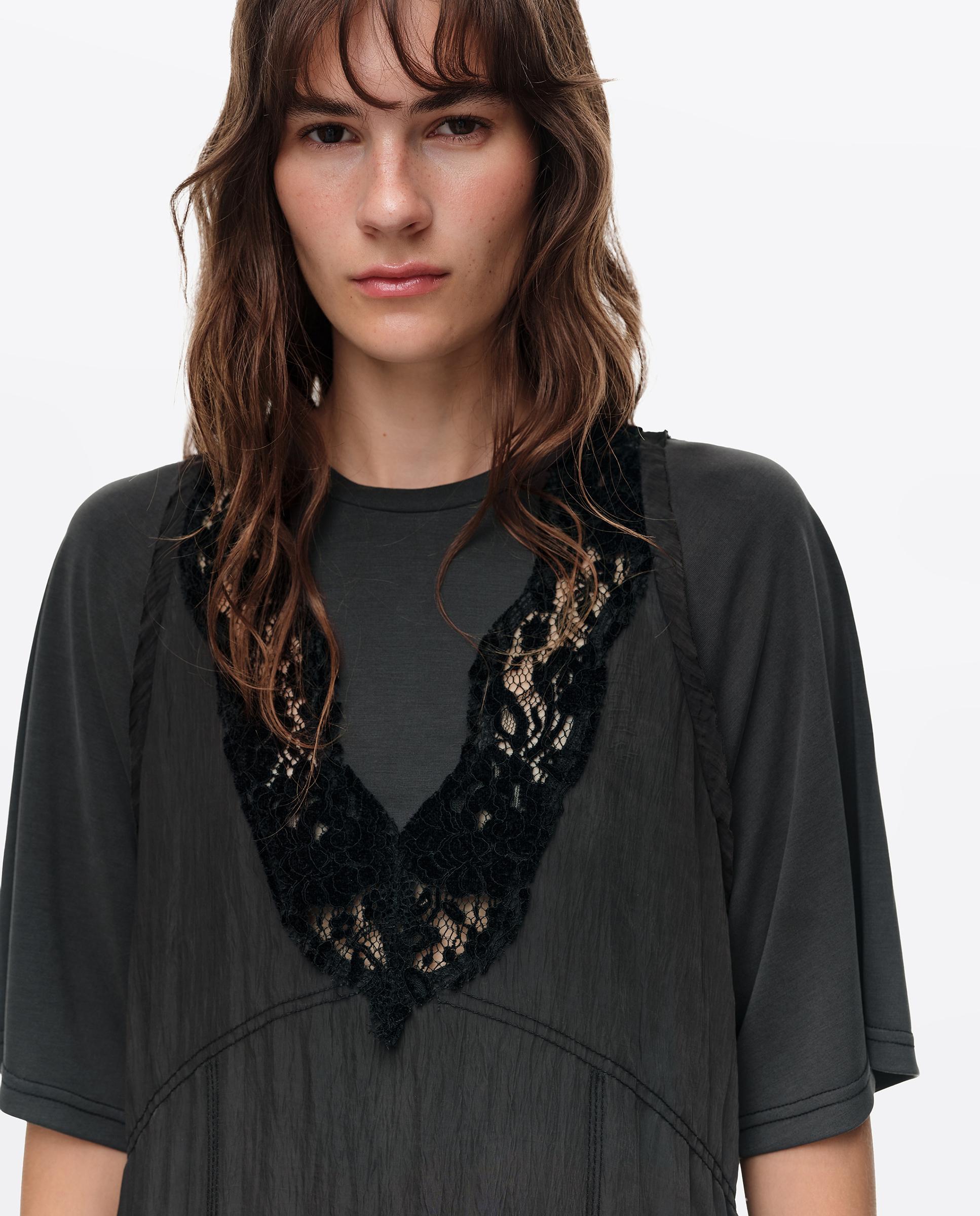 Vestido Peitilho com Rendas Preto-2