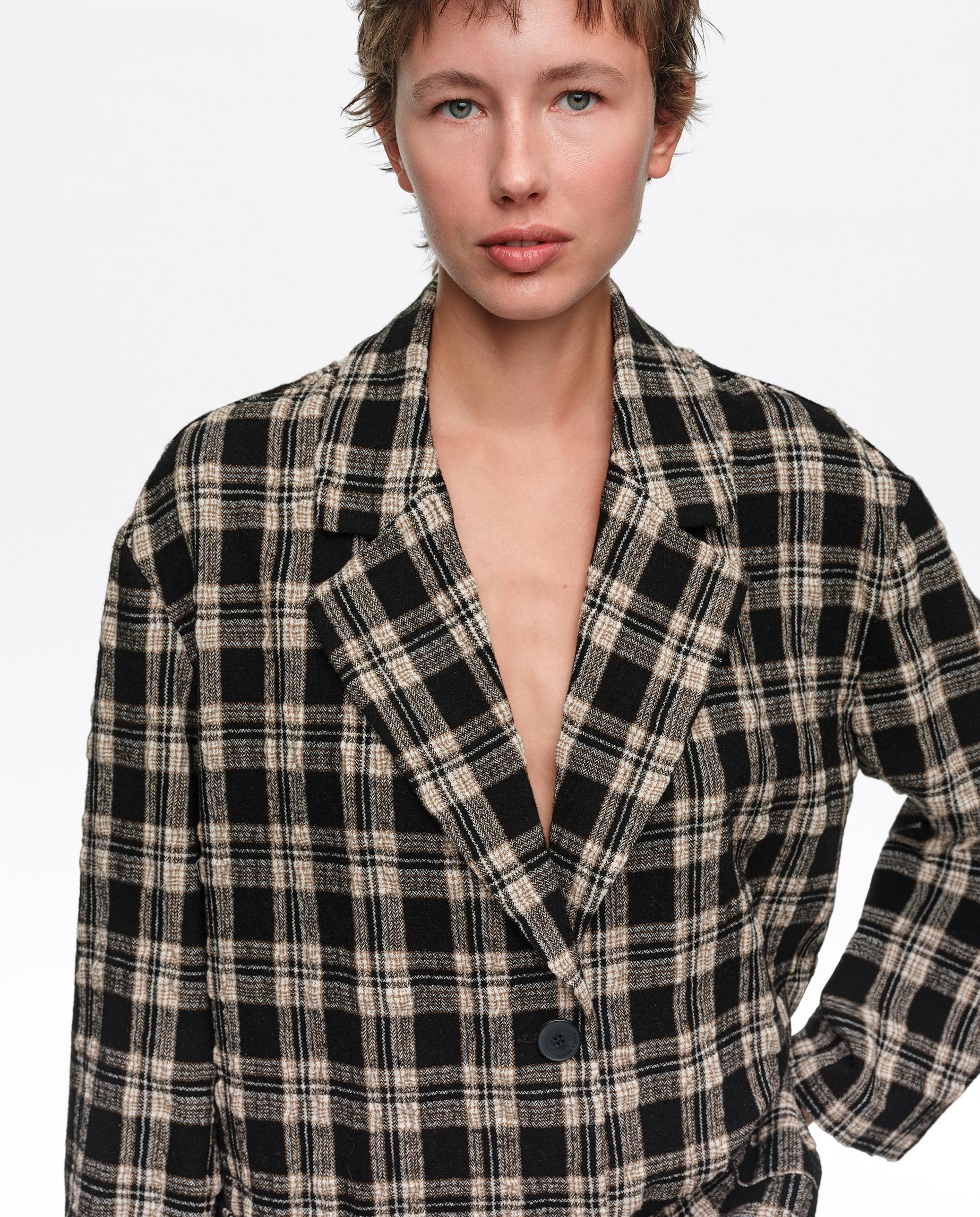 Blazer Tipo Alfaiate Aos Quadrados Preto-2