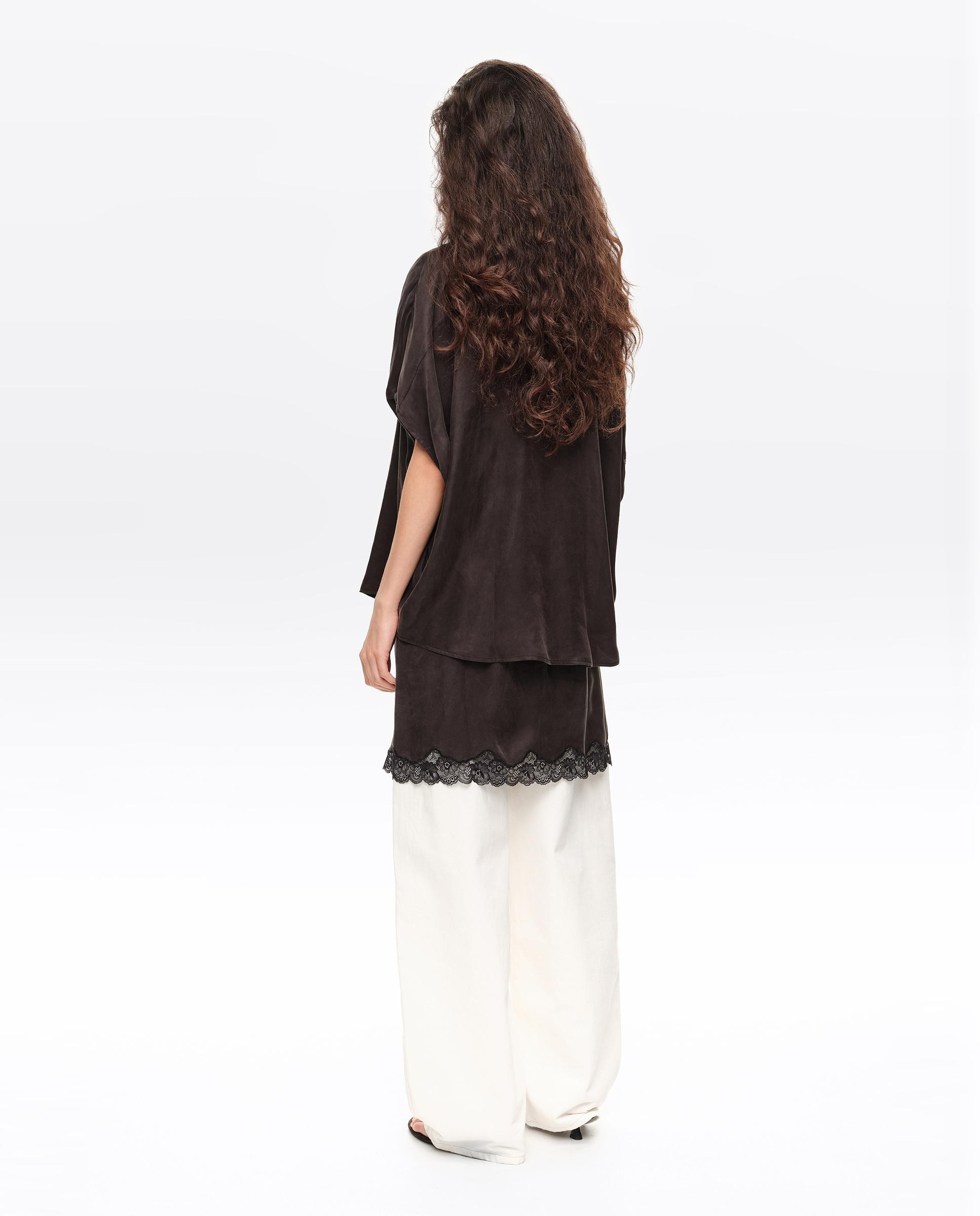 Camisa Capa com Decote de Nós Preto-4