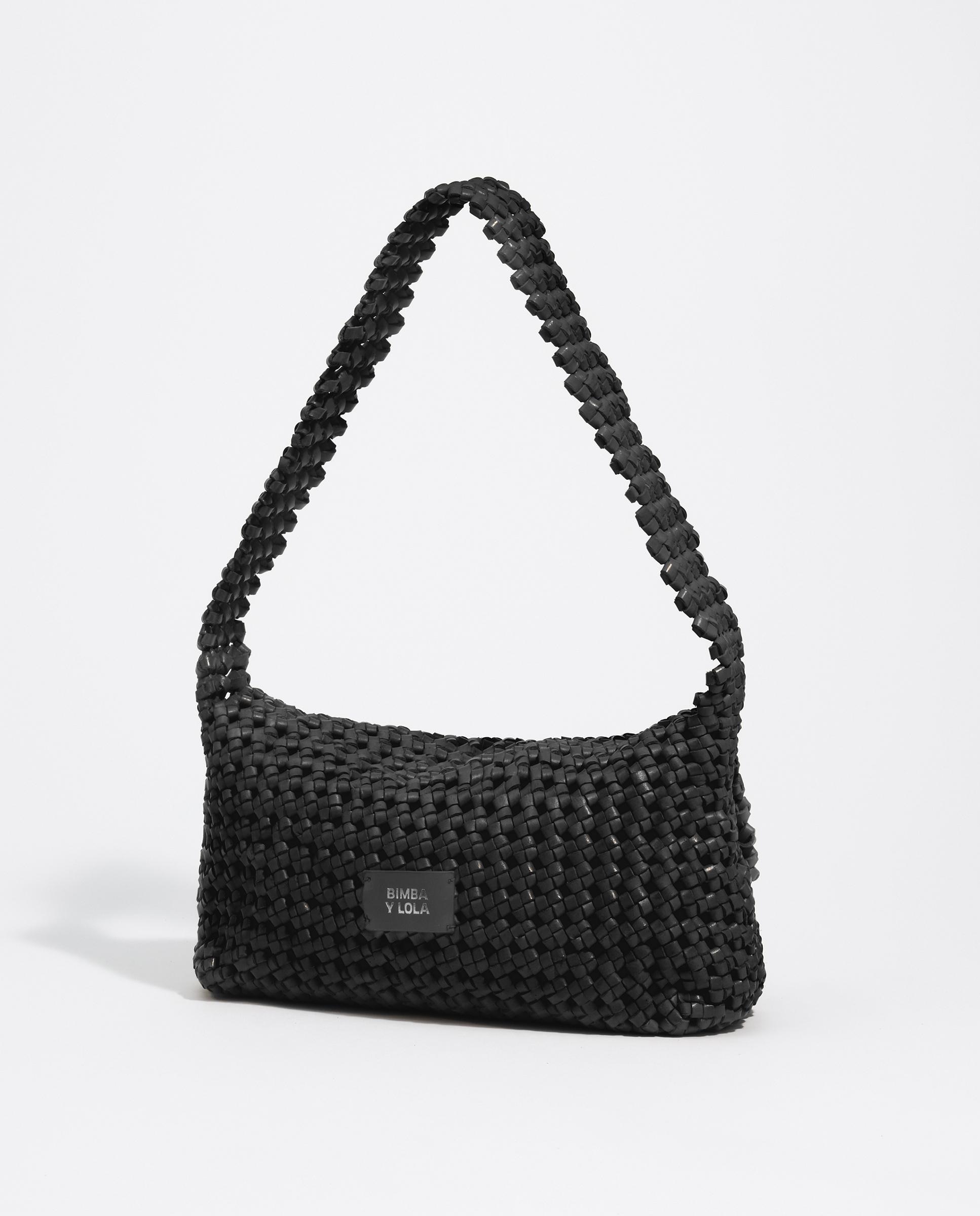 Mala de Ombro Hobo Média em Pele Entrançada Preto-5