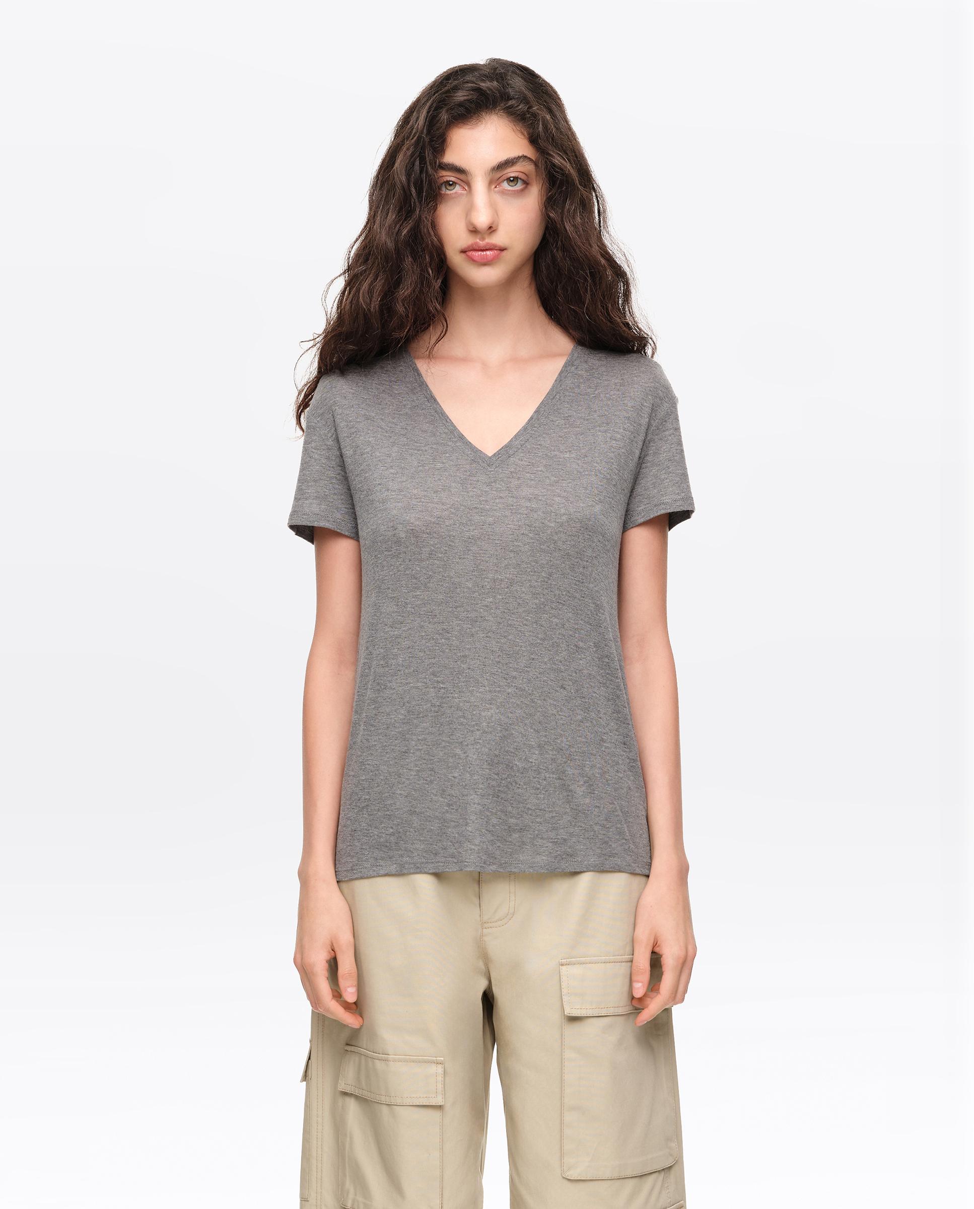 Imagem 0 de T-shirt Fluida com Decote V