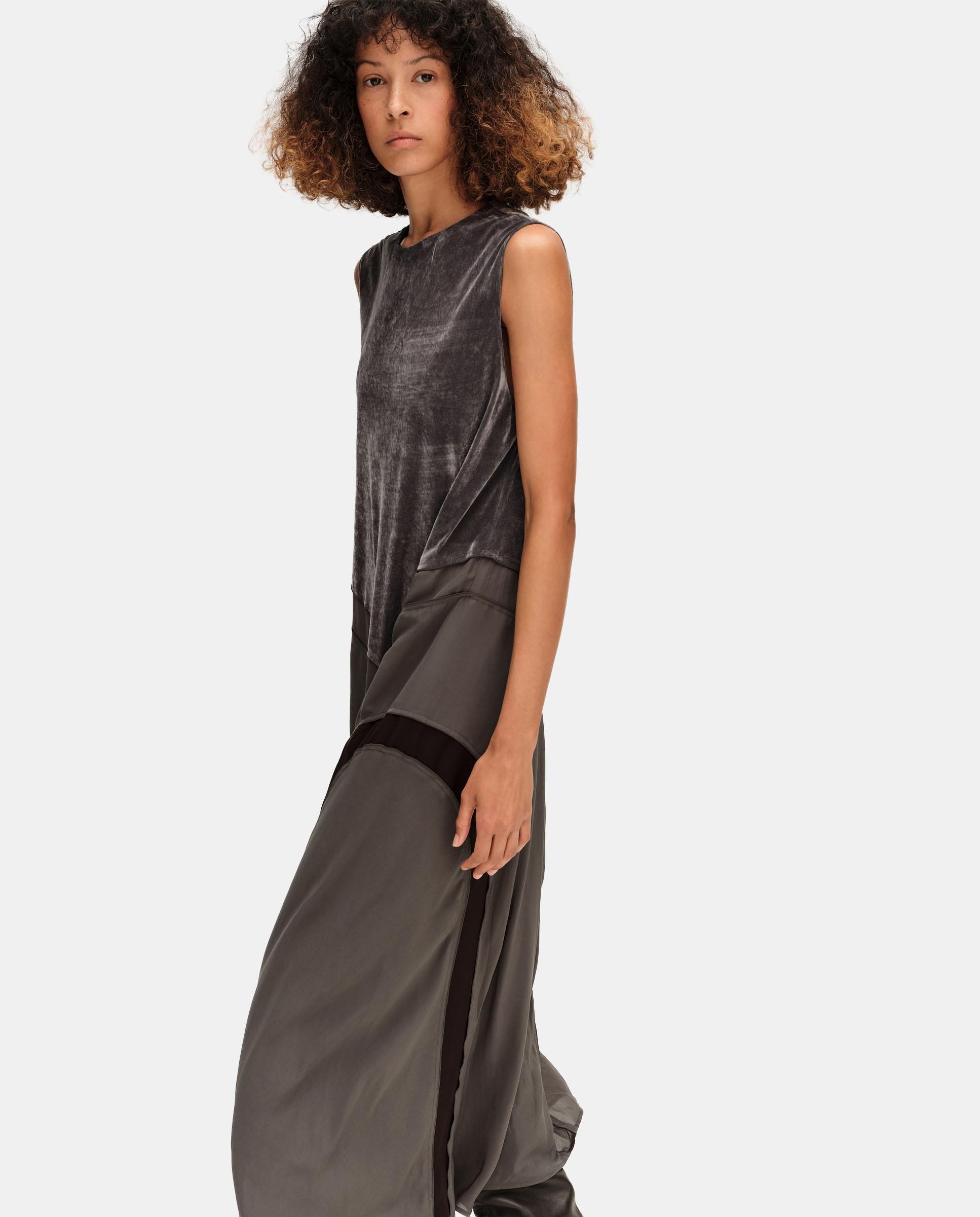product.carousel.image.label