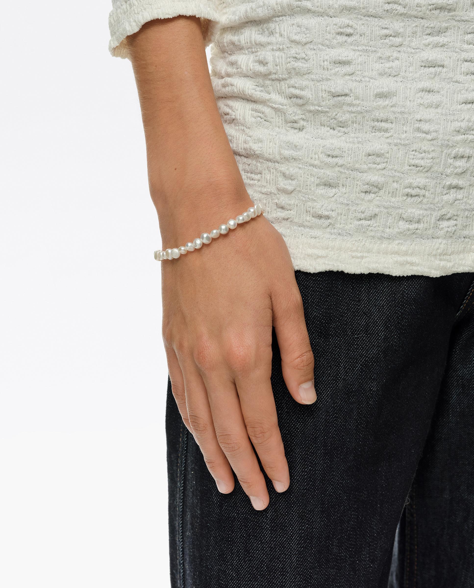 Pulseira de Pérolas Naturais com Logo Ovalado Pérola-2