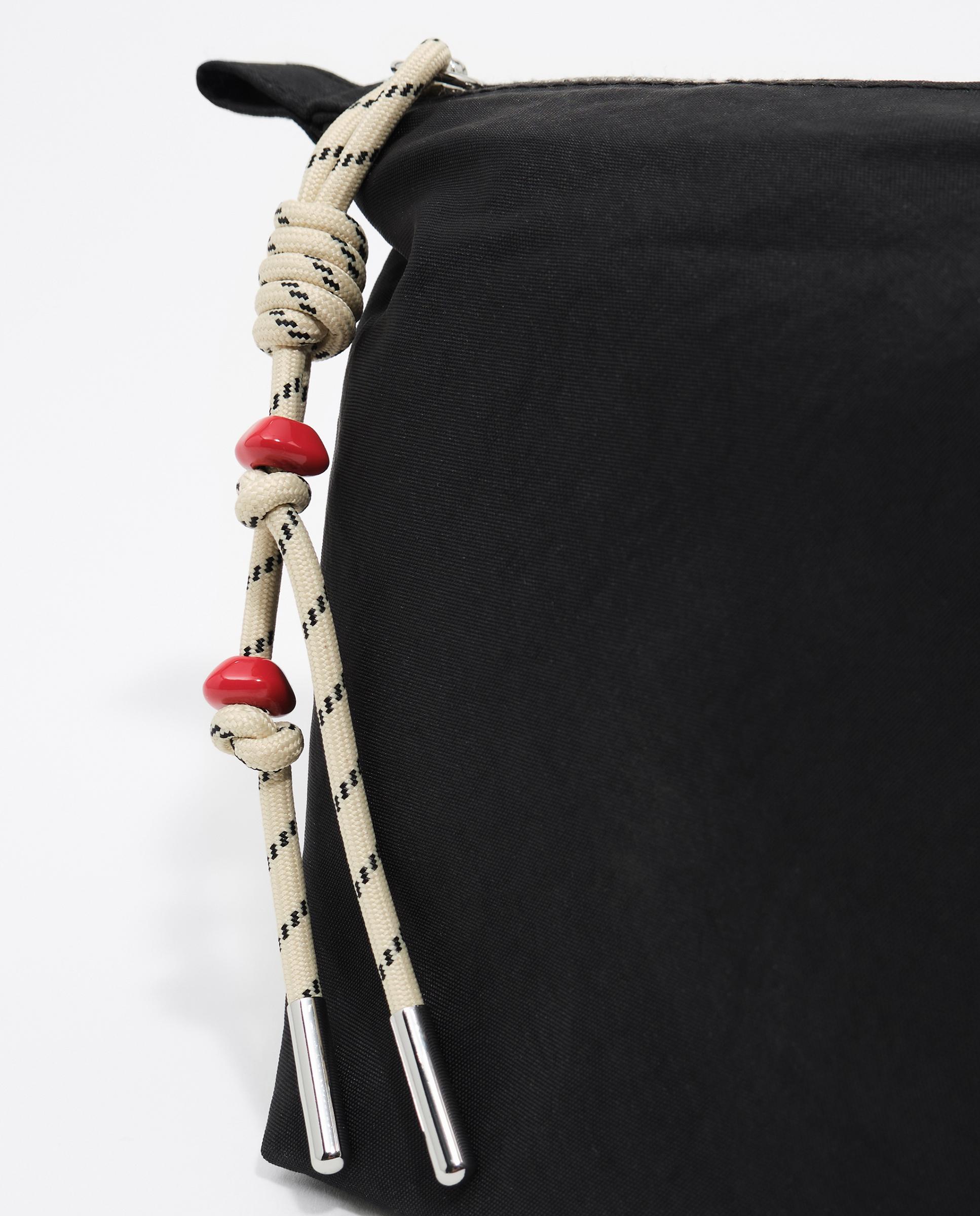 Necessaire Trapézio Grande de Nylon Preto-3