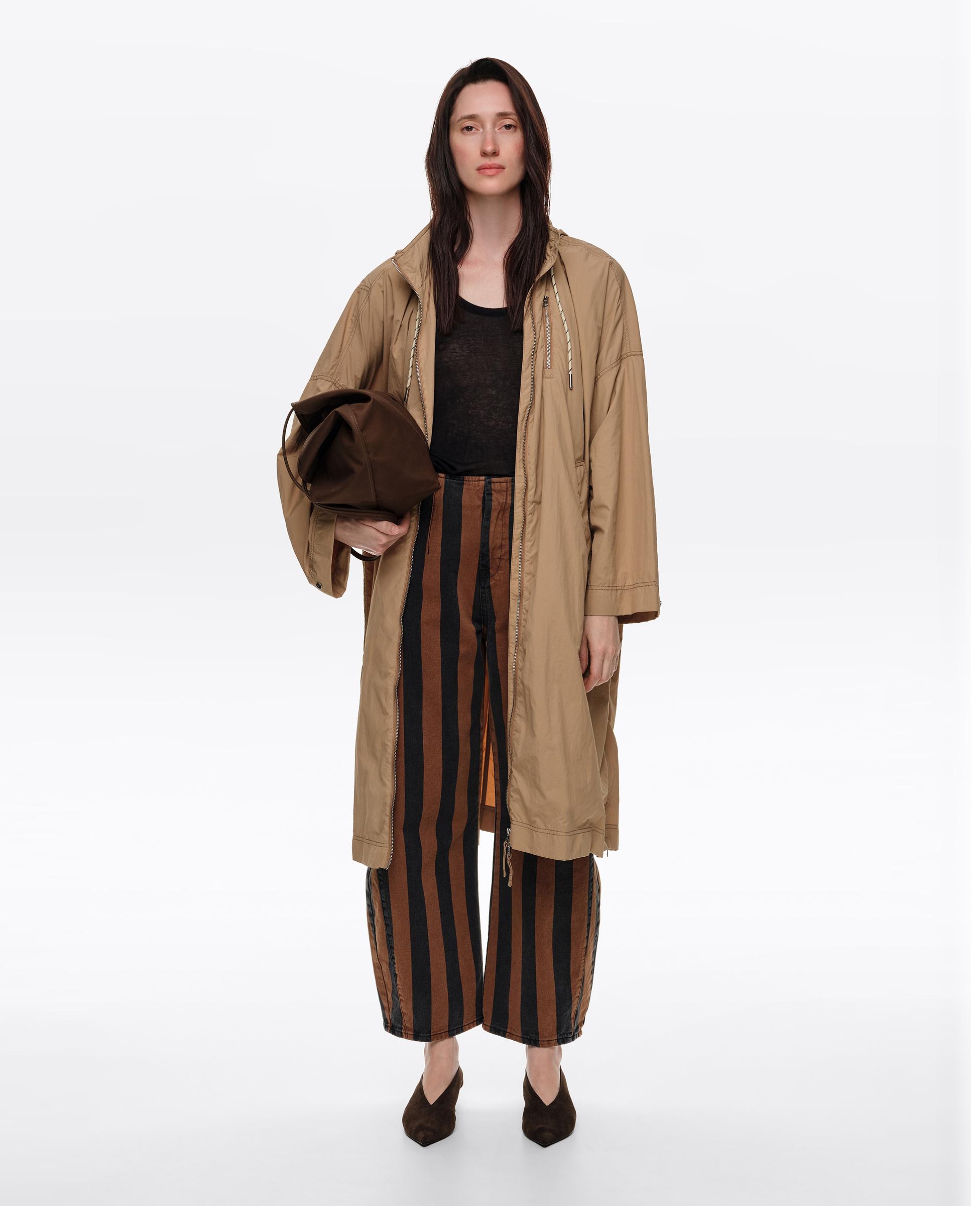 Gabardina Fluida Linha a Camel-6