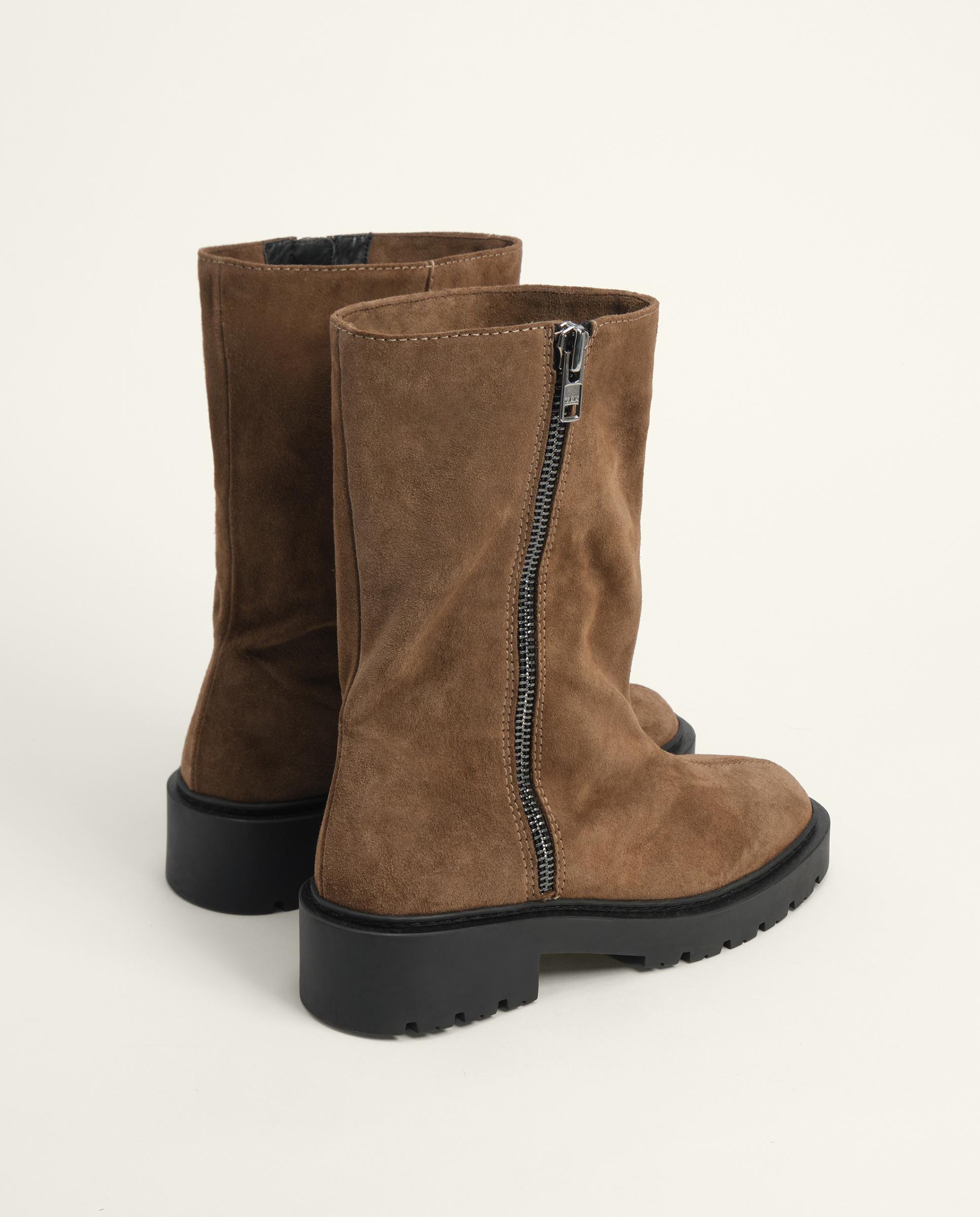 Botins em Camurça com Fecho Zip Torrado-3