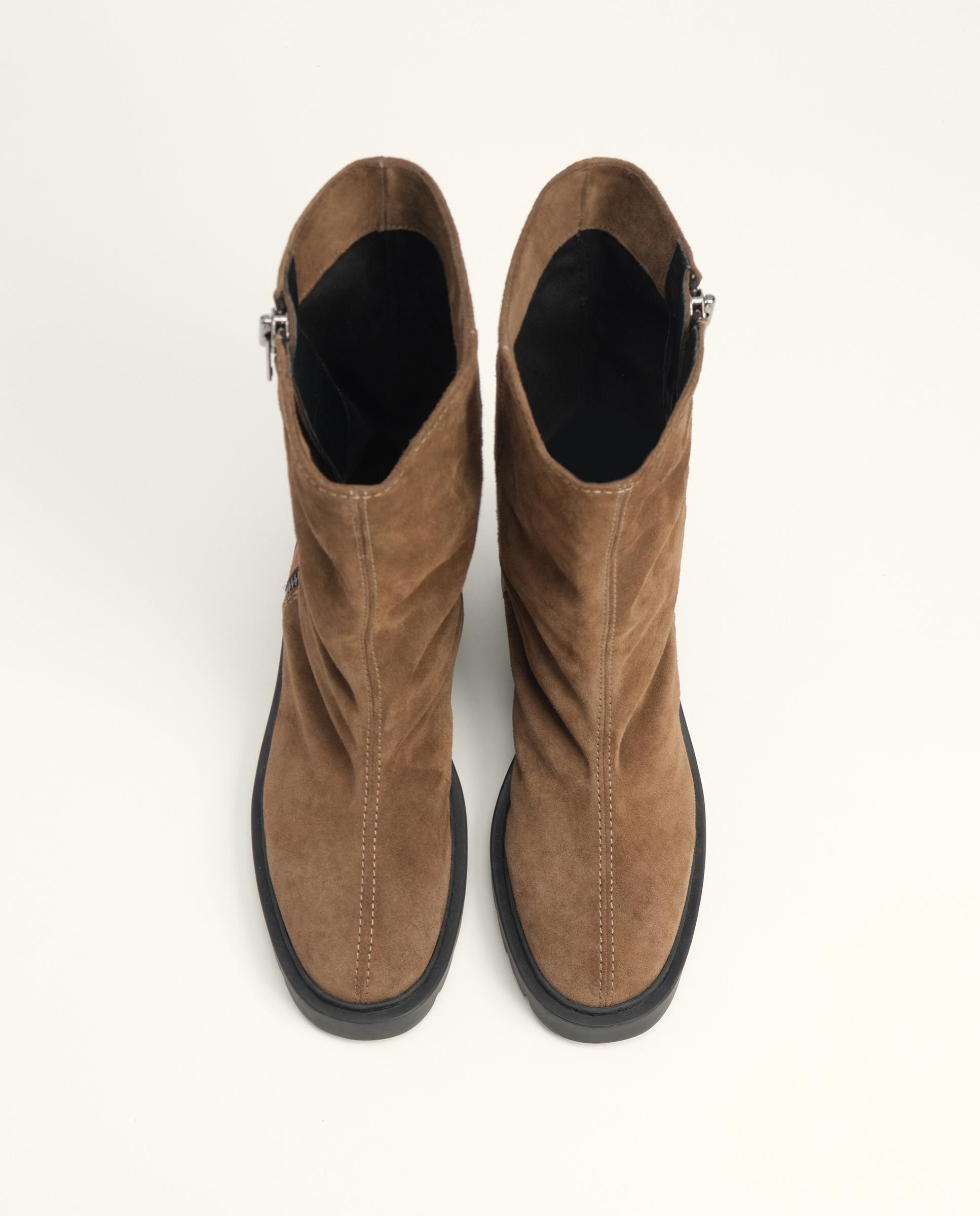 Botins em Camurça com Fecho Zip Torrado-4
