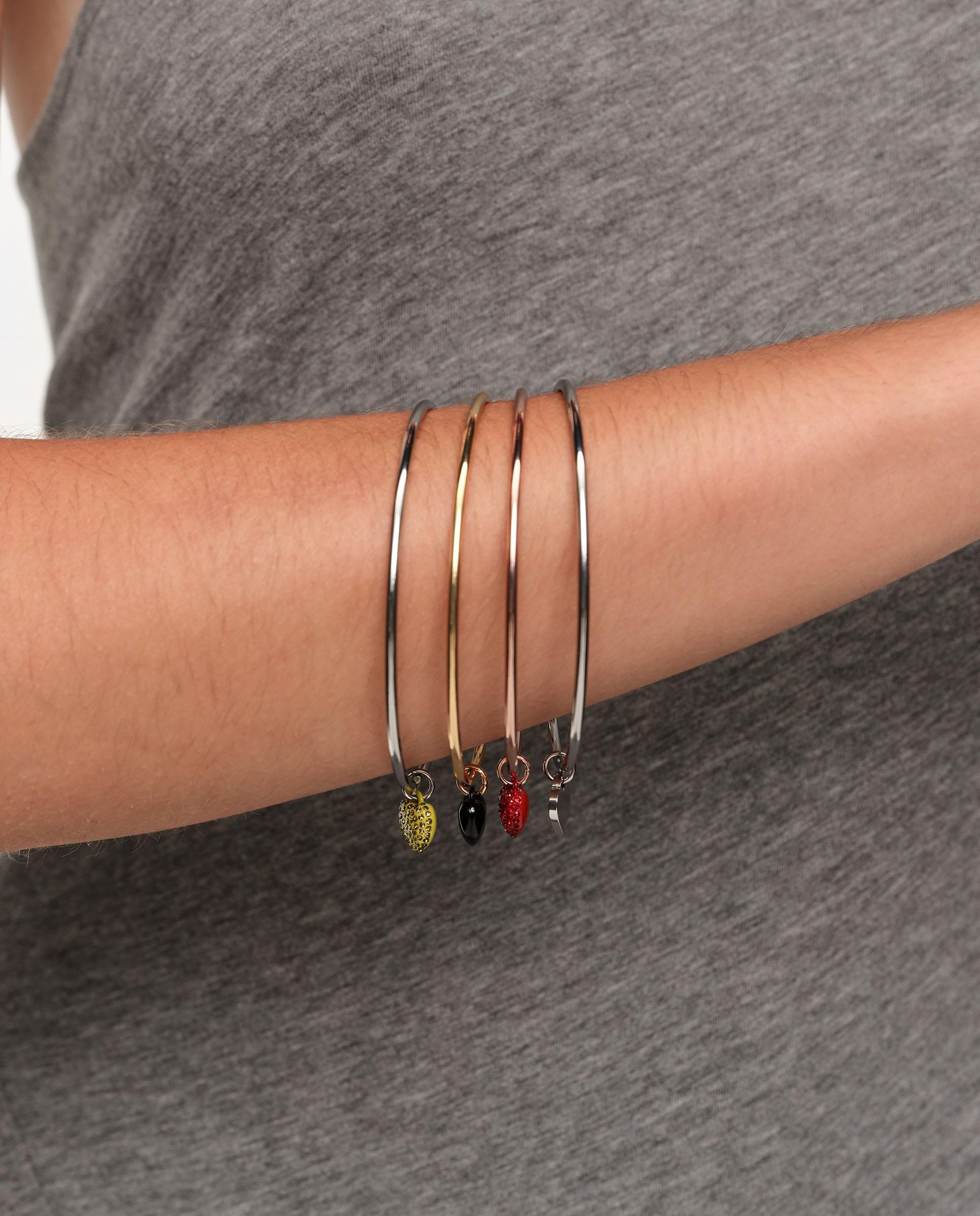 Set 5 Pulseiras Corações Logo Dourado-2